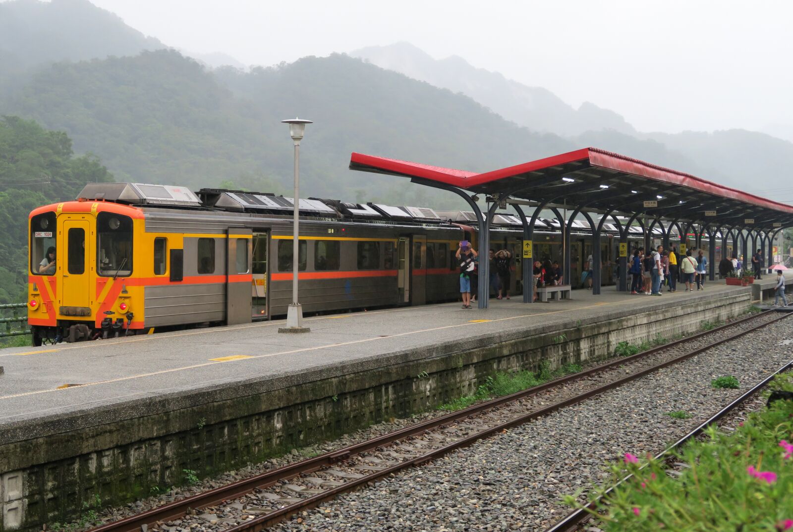 Canon PowerShot G7 X sample photo. Railway train, train, railway photography