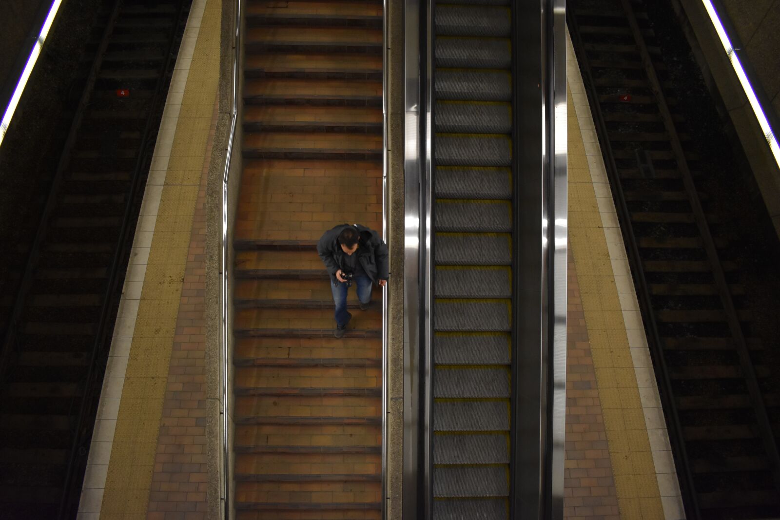 Nikon D3400 sample photo. Stairs, walking, metro photography