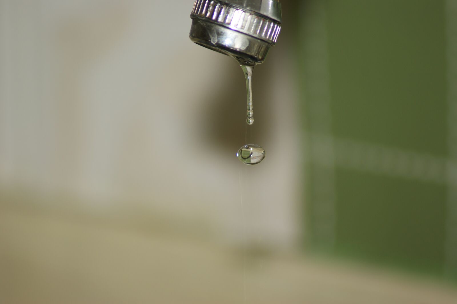 Sony Alpha DSLR-A390 sample photo. Drop, of, water photography