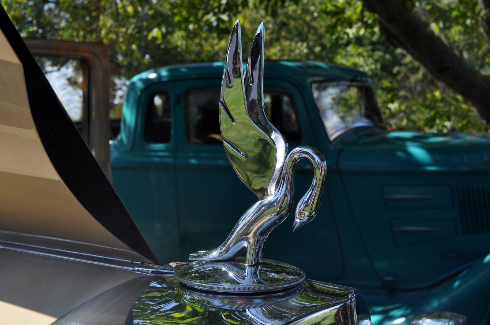 Nikon D5000 sample photo. Automobile hood ornament, vintage photography