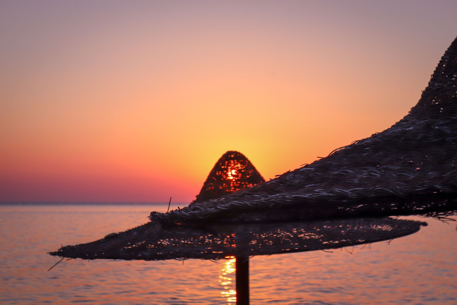 Canon EOS 200D (EOS Rebel SL2 / EOS Kiss X9) sample photo. Sunset, sea, beach photography