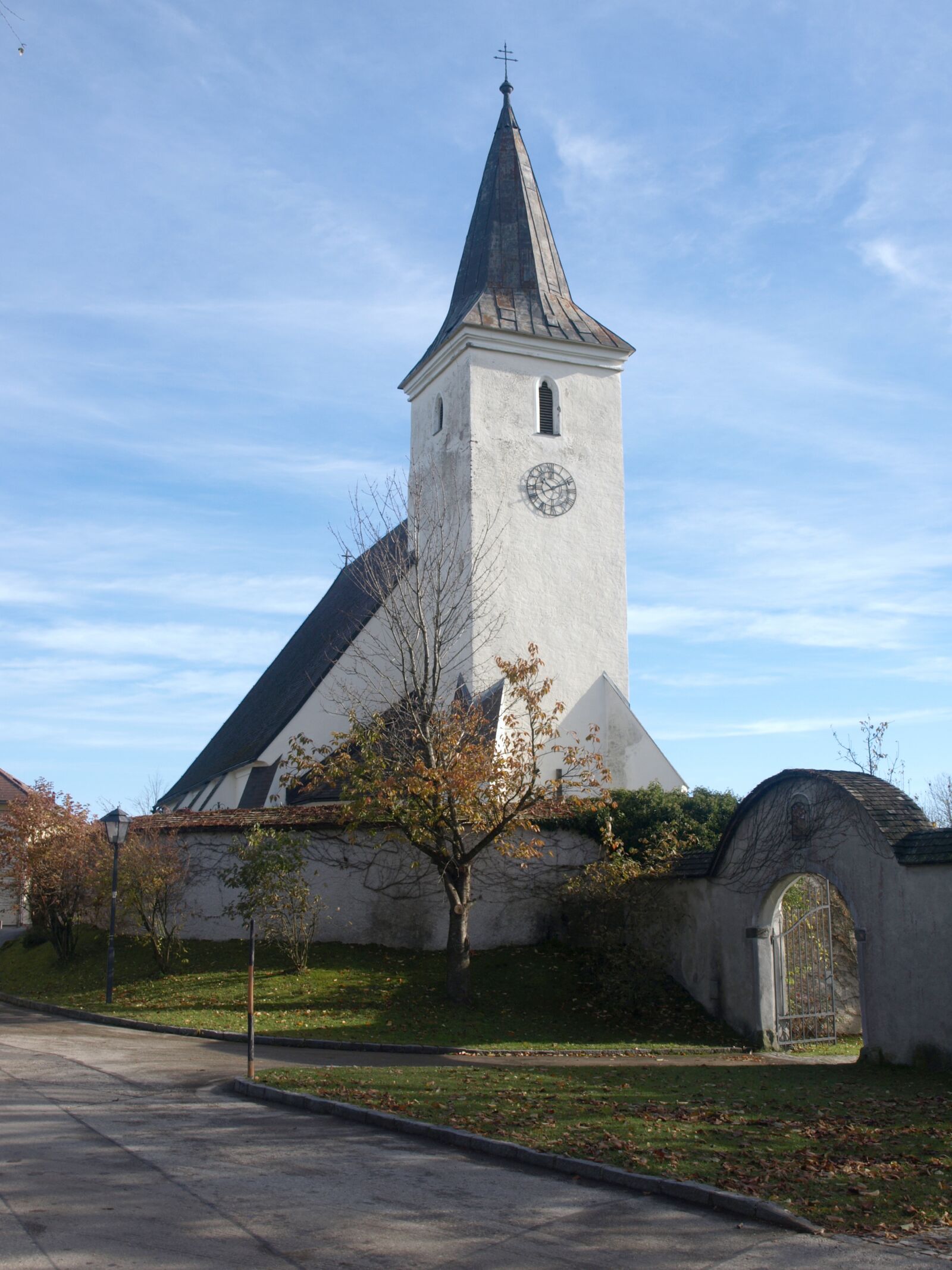 Olympus E-510 (EVOLT E-510) sample photo. Windhag, hl nikolaus, church photography