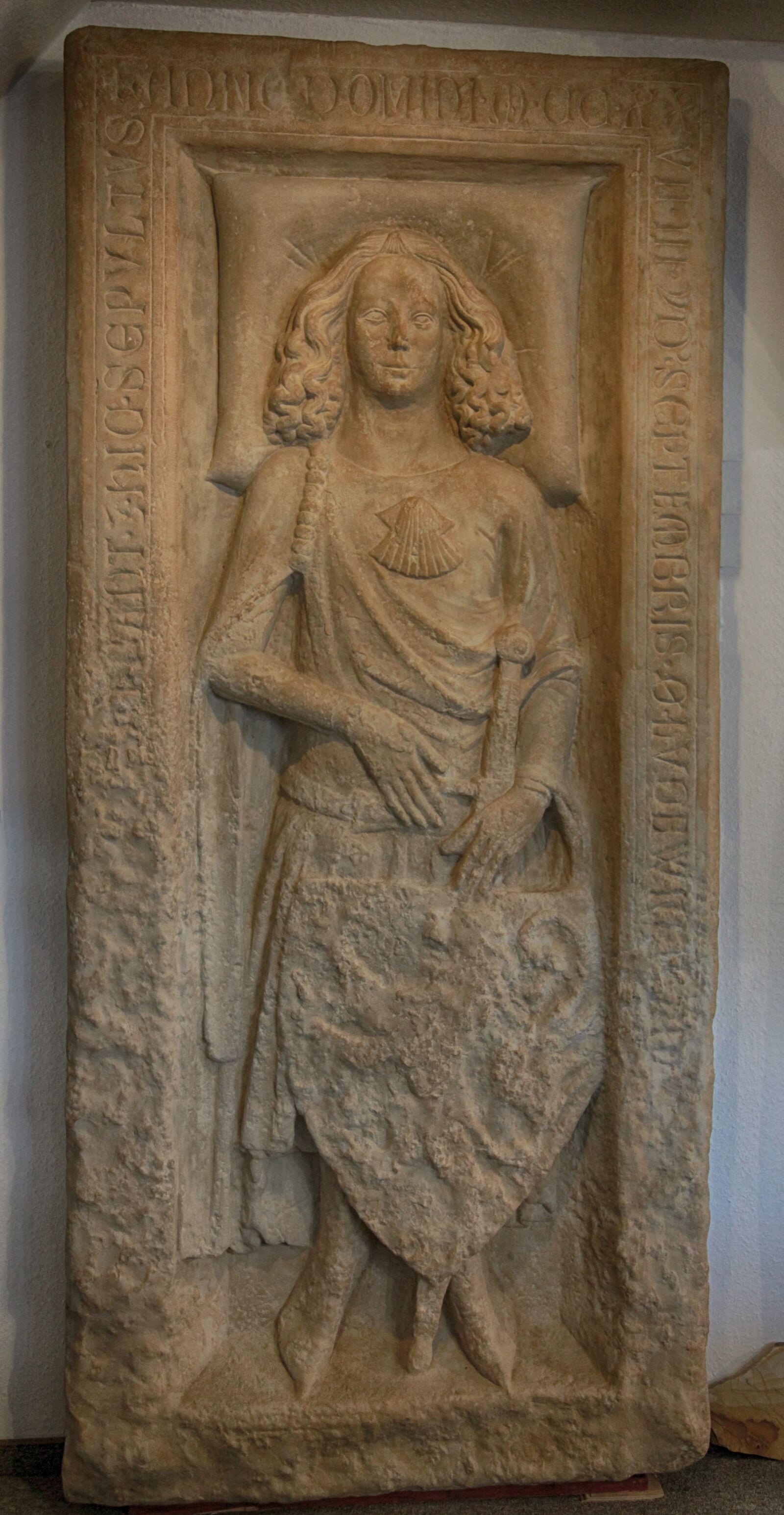 Canon EOS 5D Mark II sample photo. Grave cover, sand stone photography