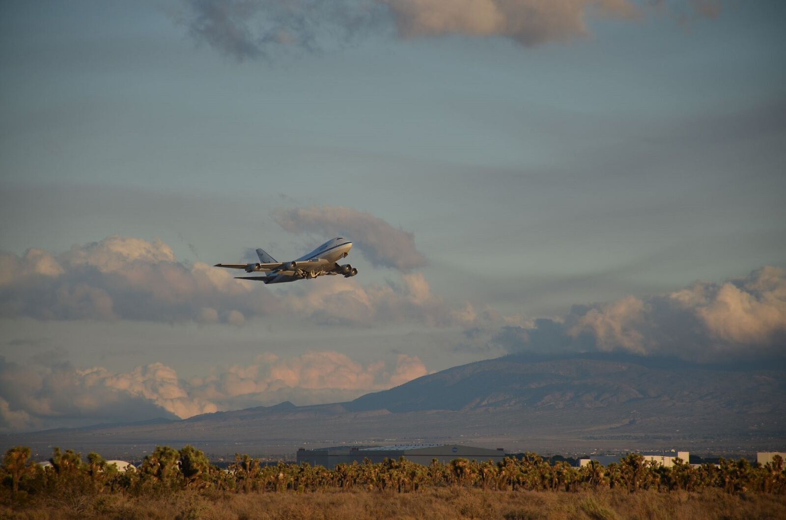 Nikon D7000 sample photo. Jetliner, takeoff, boeing 747sp photography