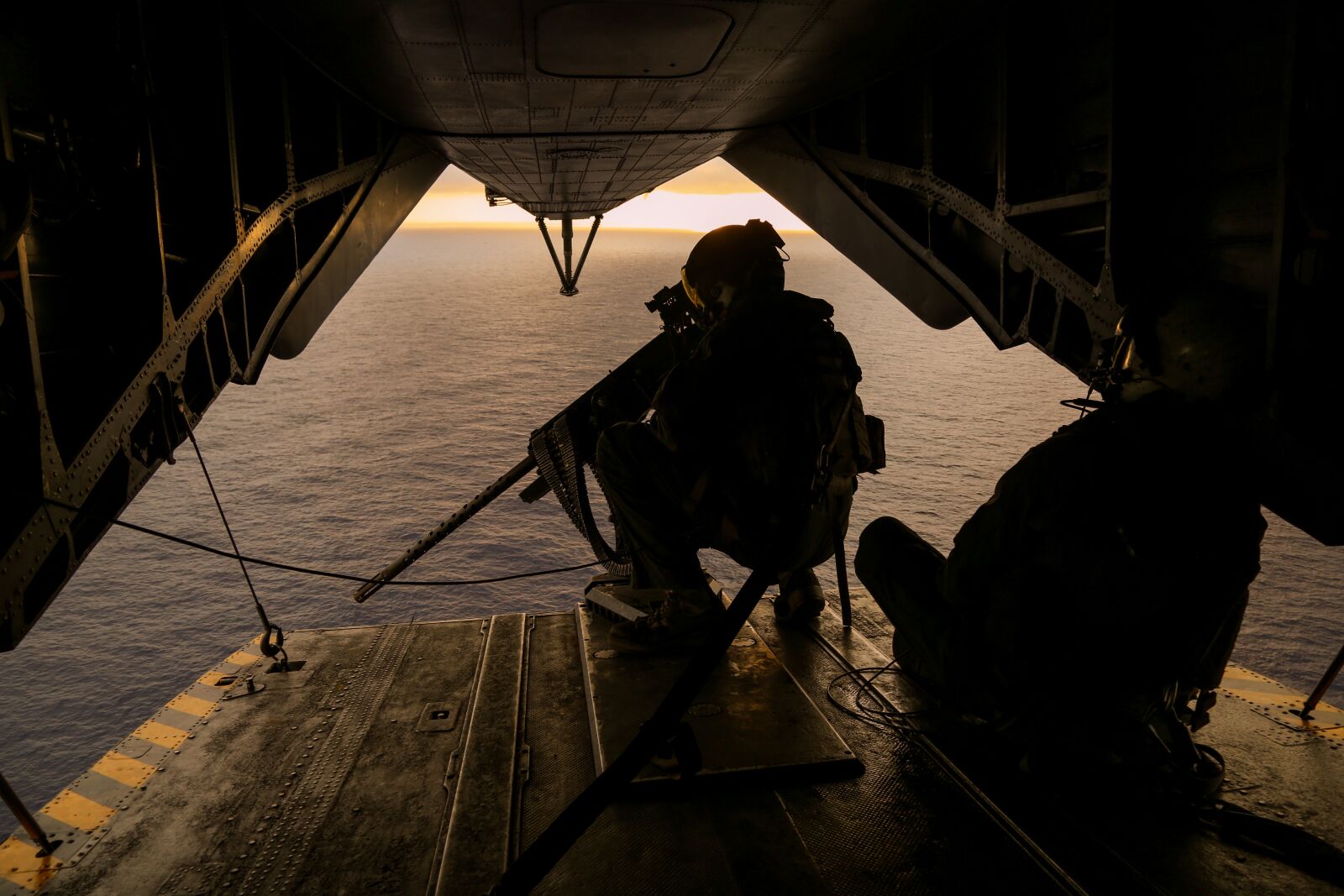 Canon EF 24-105mm F4L IS USM sample photo. Hmh-462, heavy helicopter squadron photography