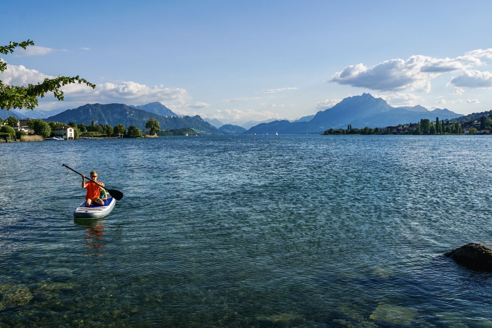 Sony DT 18-135mm F3.5-5.6 SAM sample photo. Panoramic views, lake lucerne photography