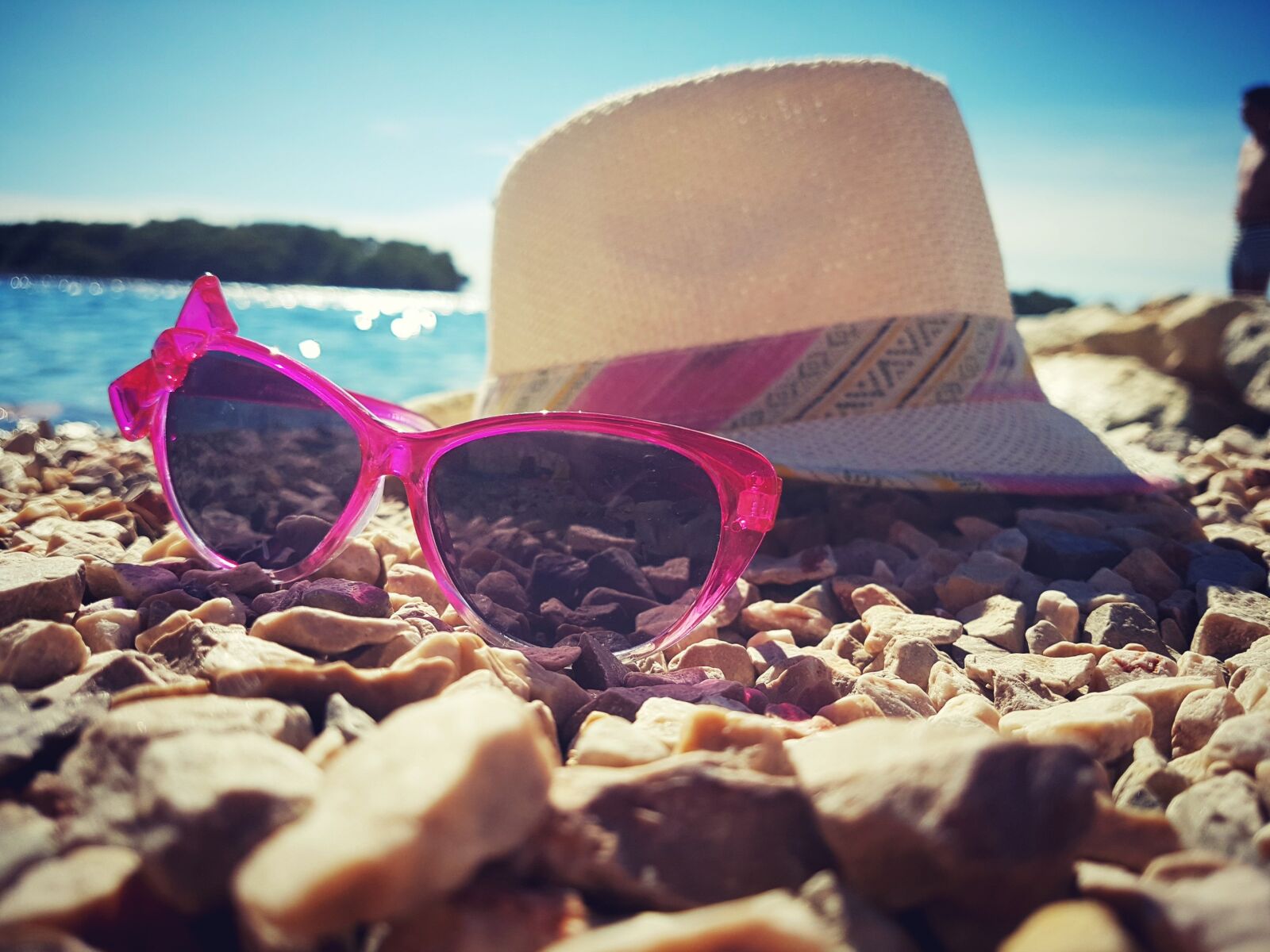 Samsung Galaxy S7 Edge sample photo. Sea, summer, sunglasses photography