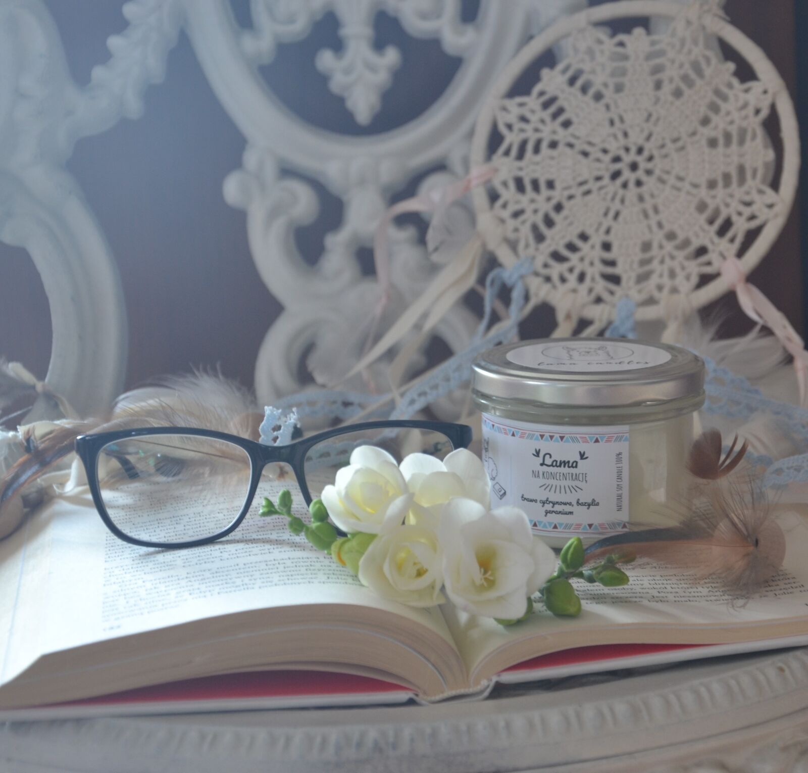 Nikon D3100 sample photo. Candles, flowers, boho photography