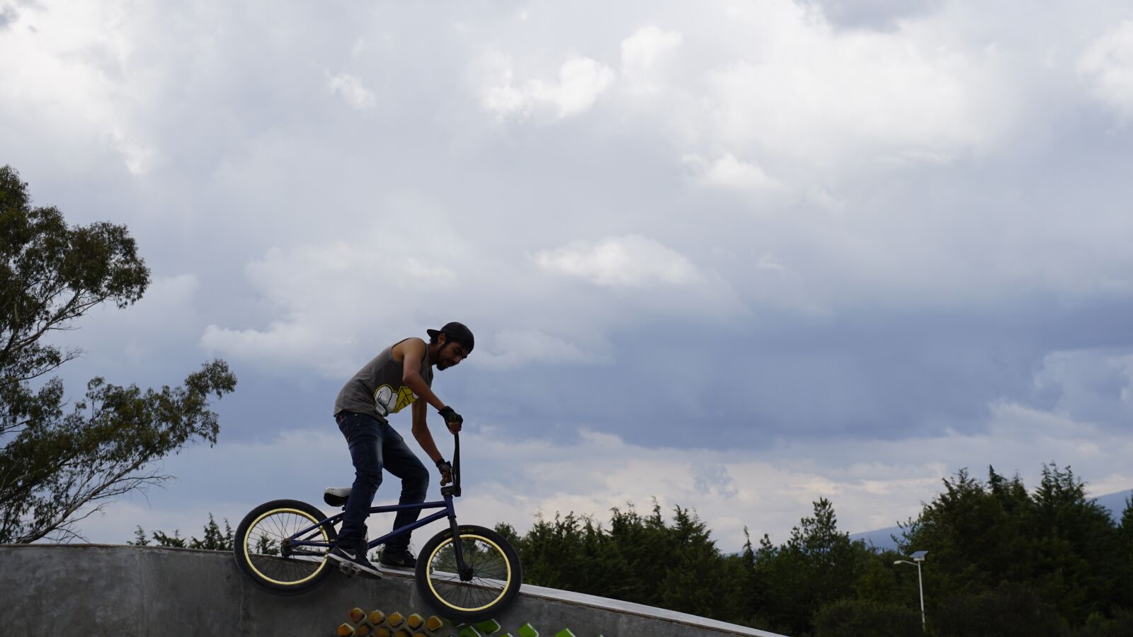 Sony a6300 sample photo. Sky, bicycle, skate urban photography