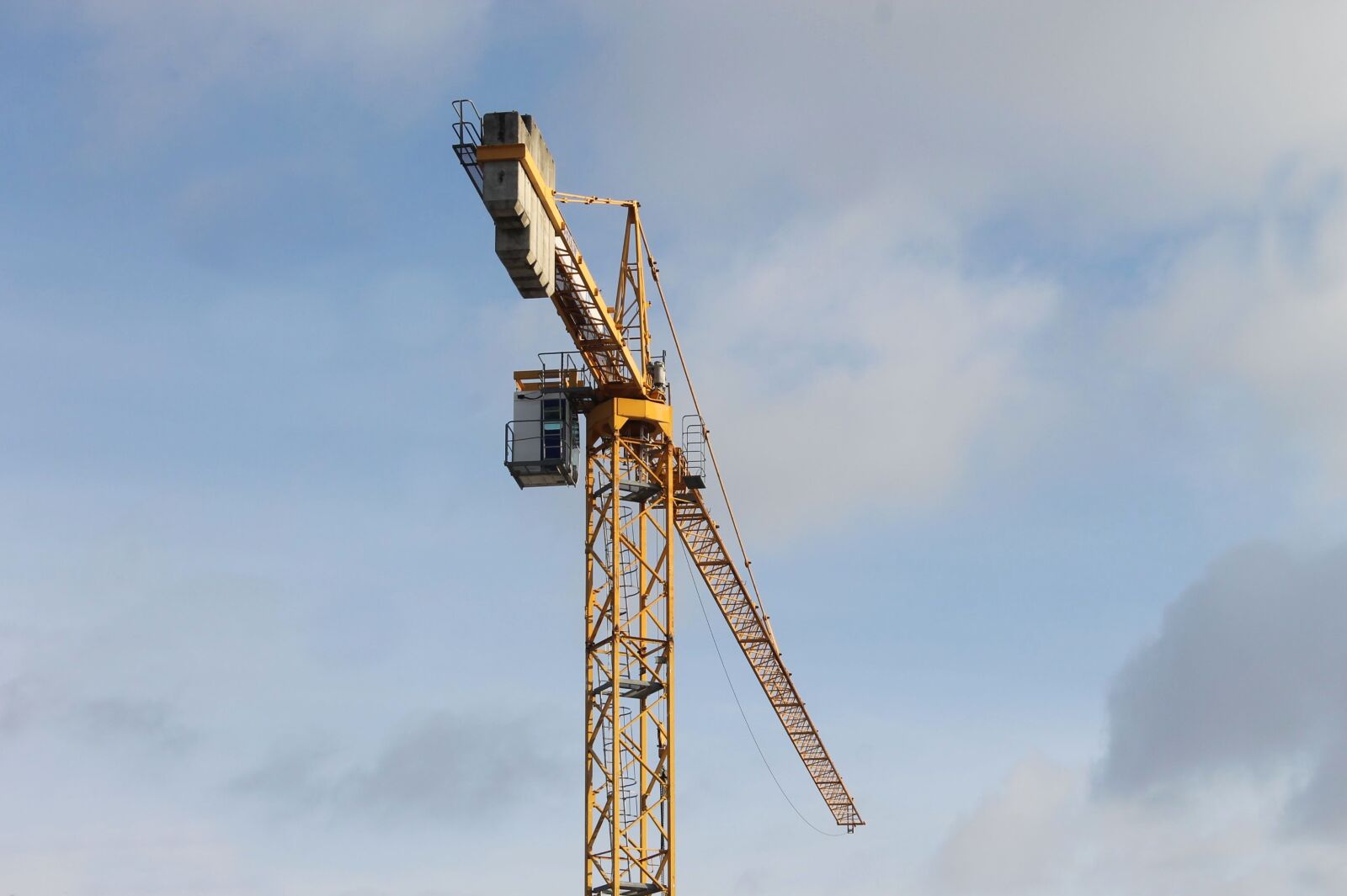 Canon EOS 1100D (EOS Rebel T3 / EOS Kiss X50) sample photo. Construction, crane, machine photography