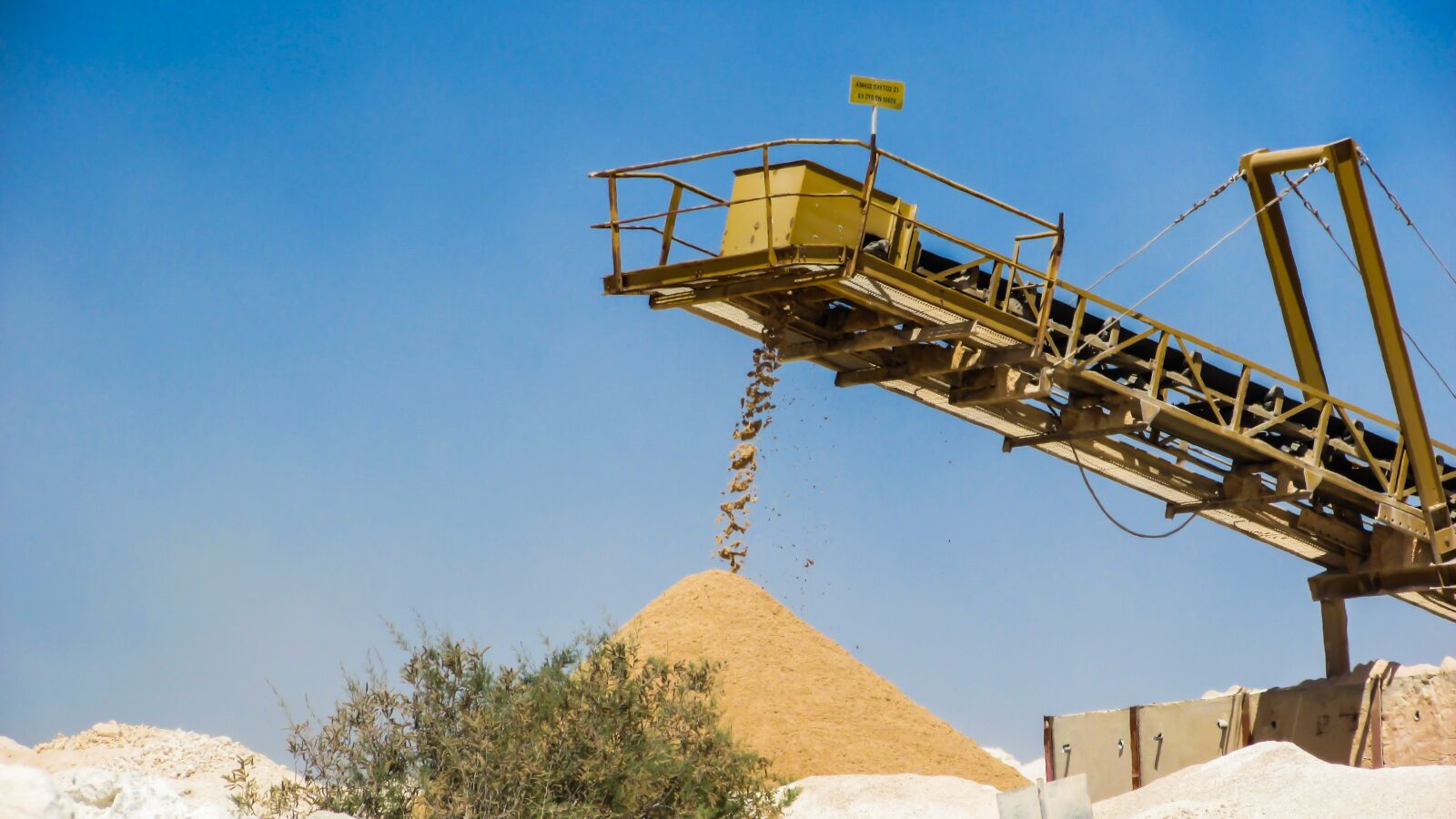 Canon PowerShot SX400 IS sample photo. Frac sand, quarry, quarry photography