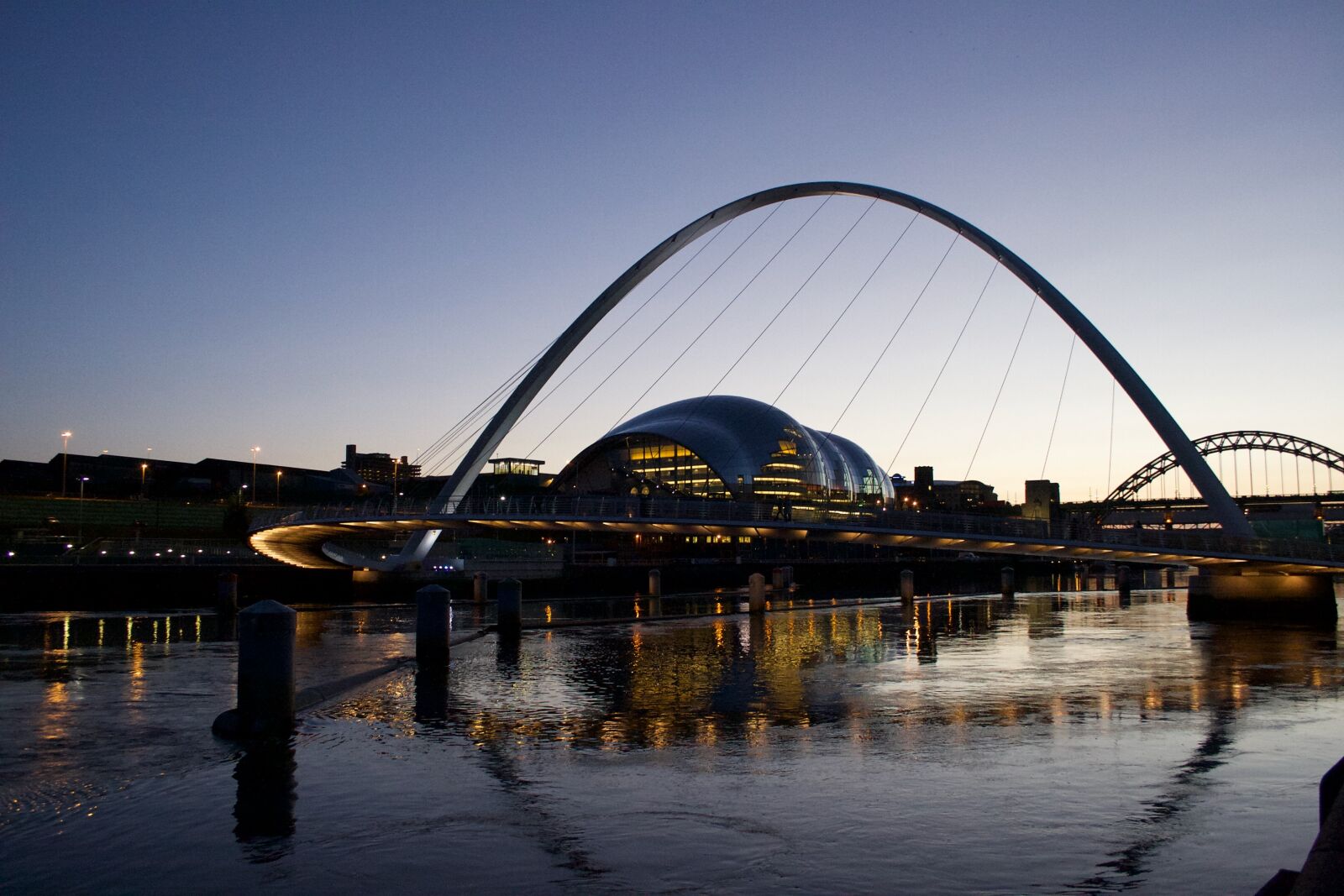 Canon EOS 20D sample photo. Evening, newcastle upon tyne photography