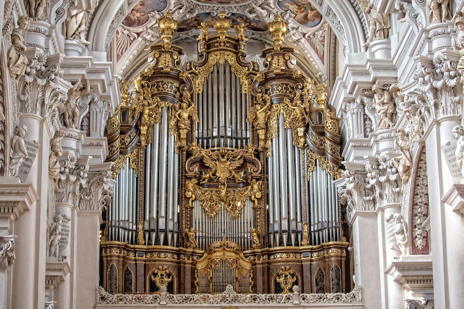Canon EF-S 55-250mm F4-5.6 IS STM sample photo. Passau, st stephan's cathedral photography