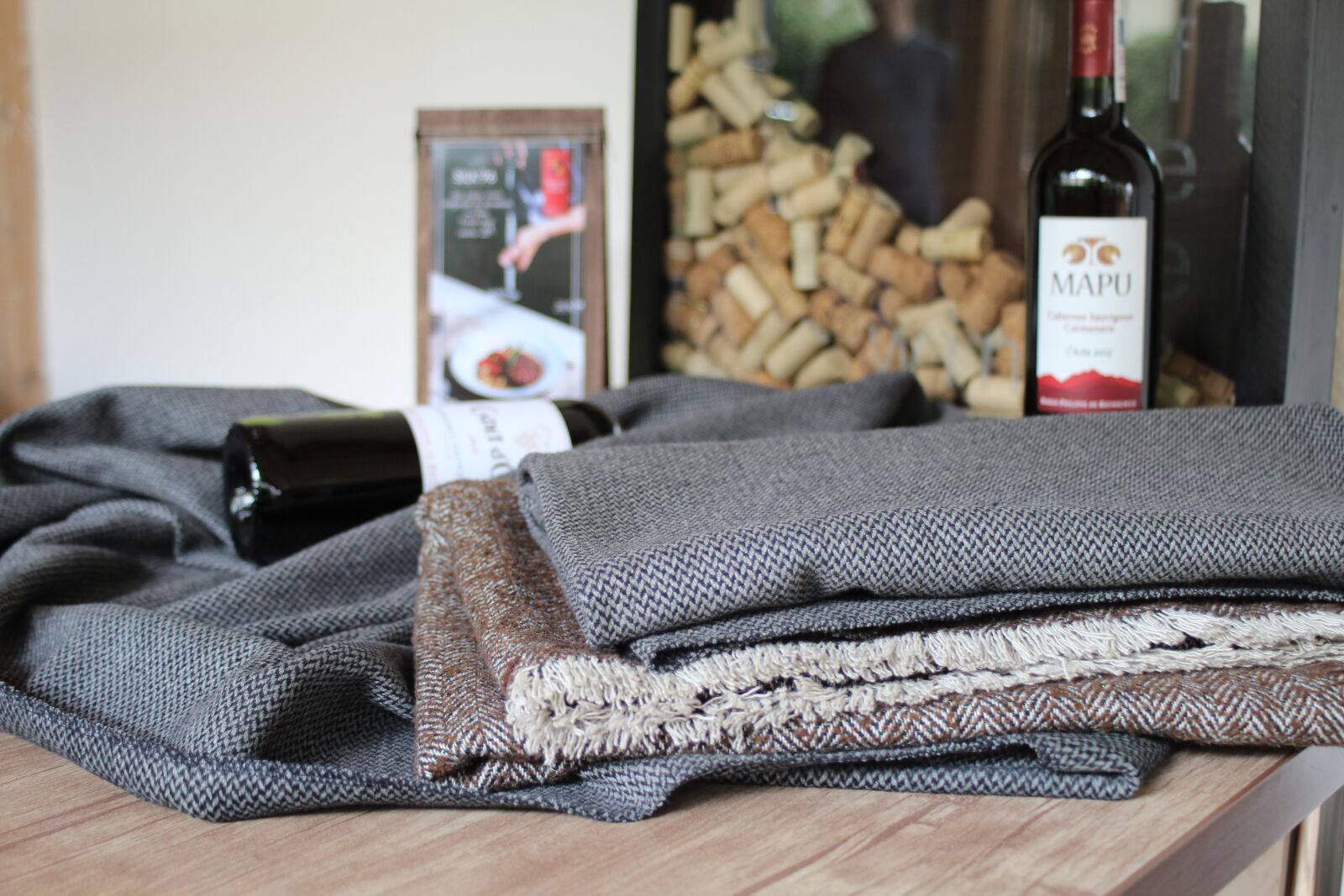 Canon EF 28-80mm f/3.5-5.6 sample photo. Wine, autumn, red wine photography