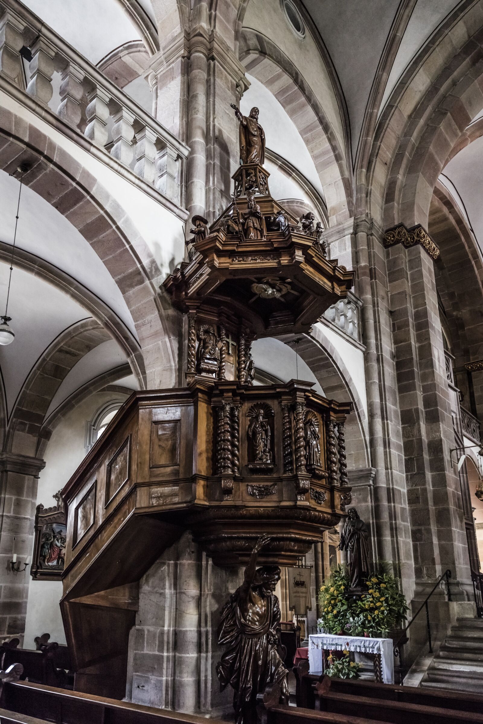 Canon EOS 5DS + Canon EF 24-70mm F2.8L II USM sample photo. Alsace, church, gallery photography