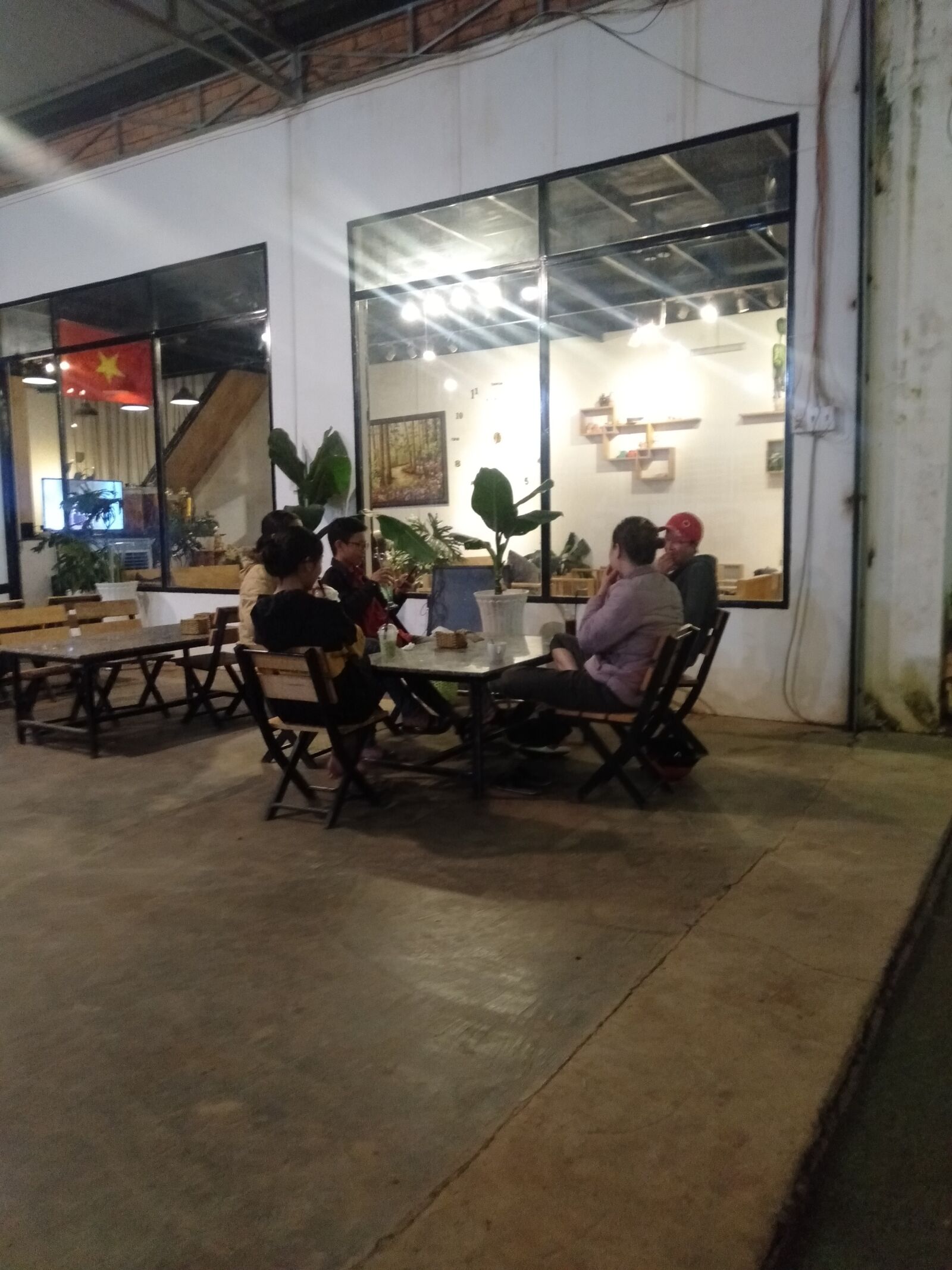 OPPO A3S sample photo. A, the café, beer photography
