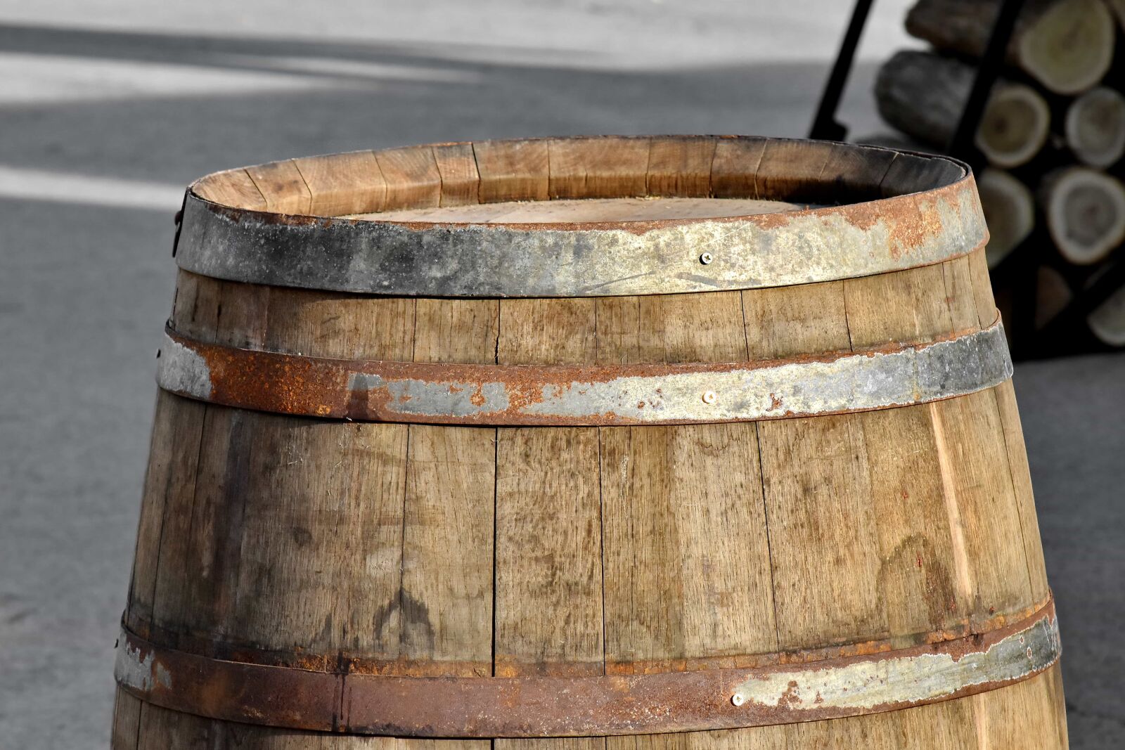 Nikon D5500 sample photo. Barrel, firewood, handmade, rust photography