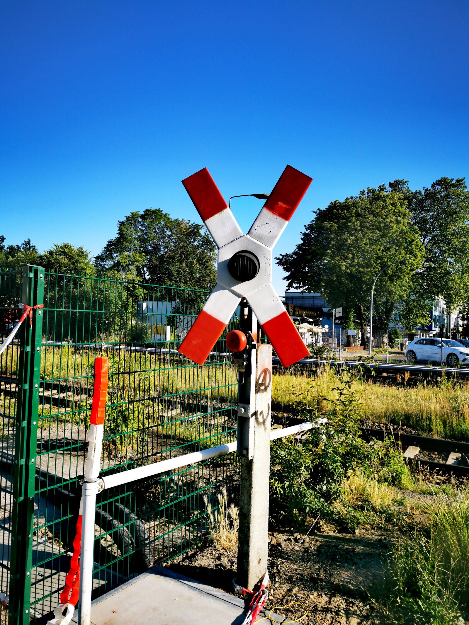 HUAWEI P30 Pro sample photo. Andreaskreuz, level crossing, traffic photography