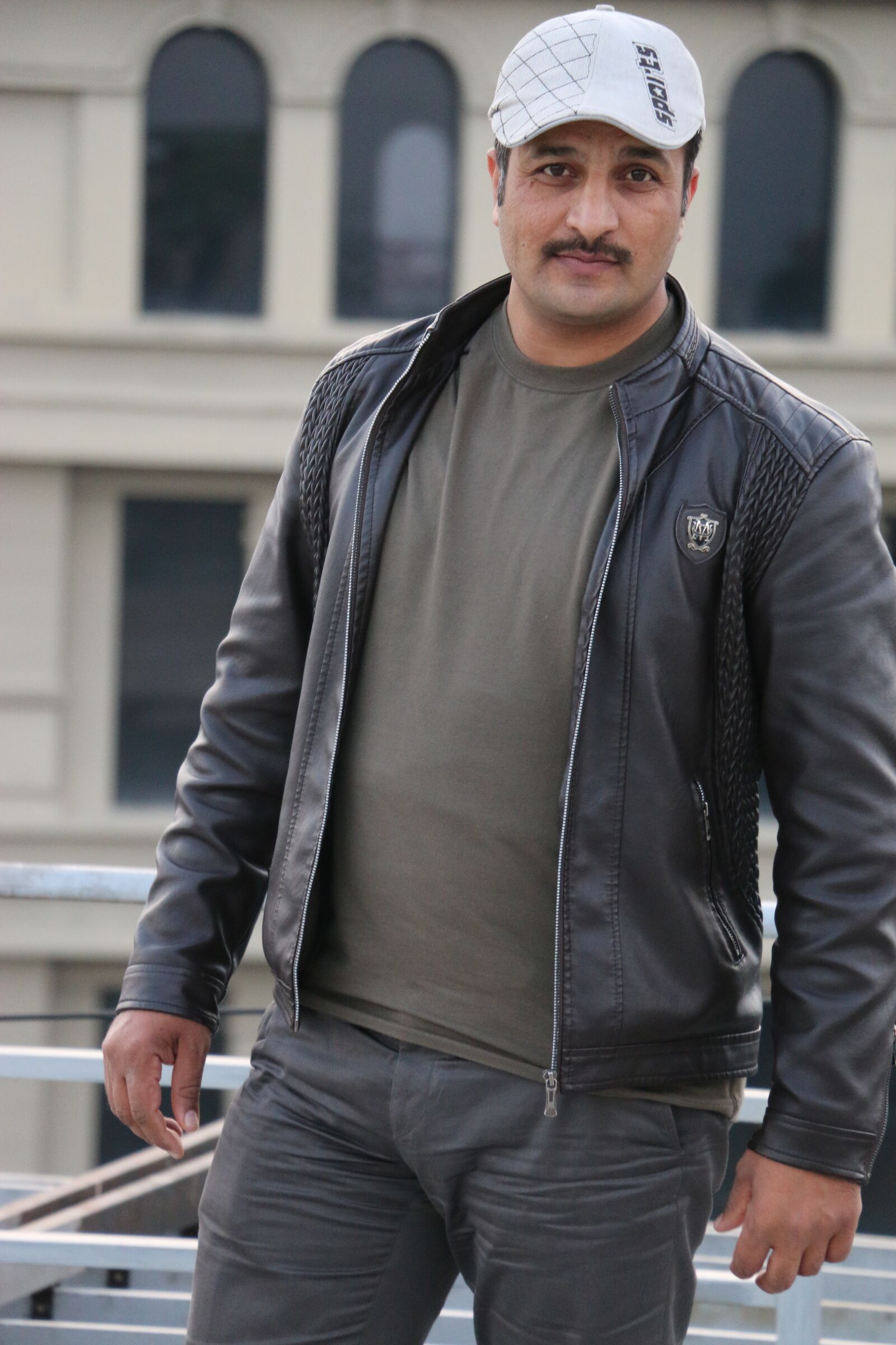 Canon EF-S 18-135mm F3.5-5.6 IS STM sample photo. Pakistan, man, muslim man photography
