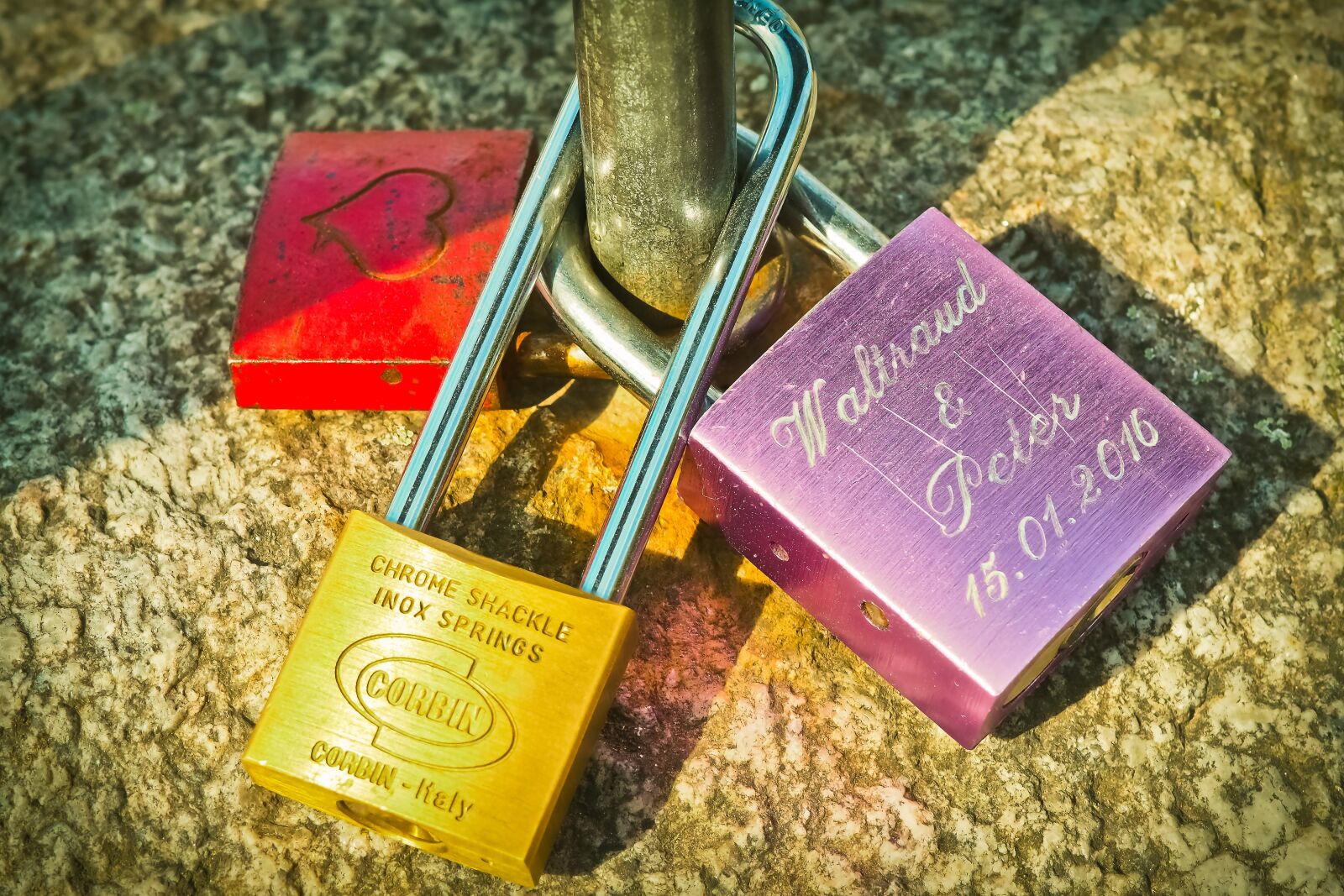 Olympus OM-D E-M10 sample photo. Castles, love, padlock photography
