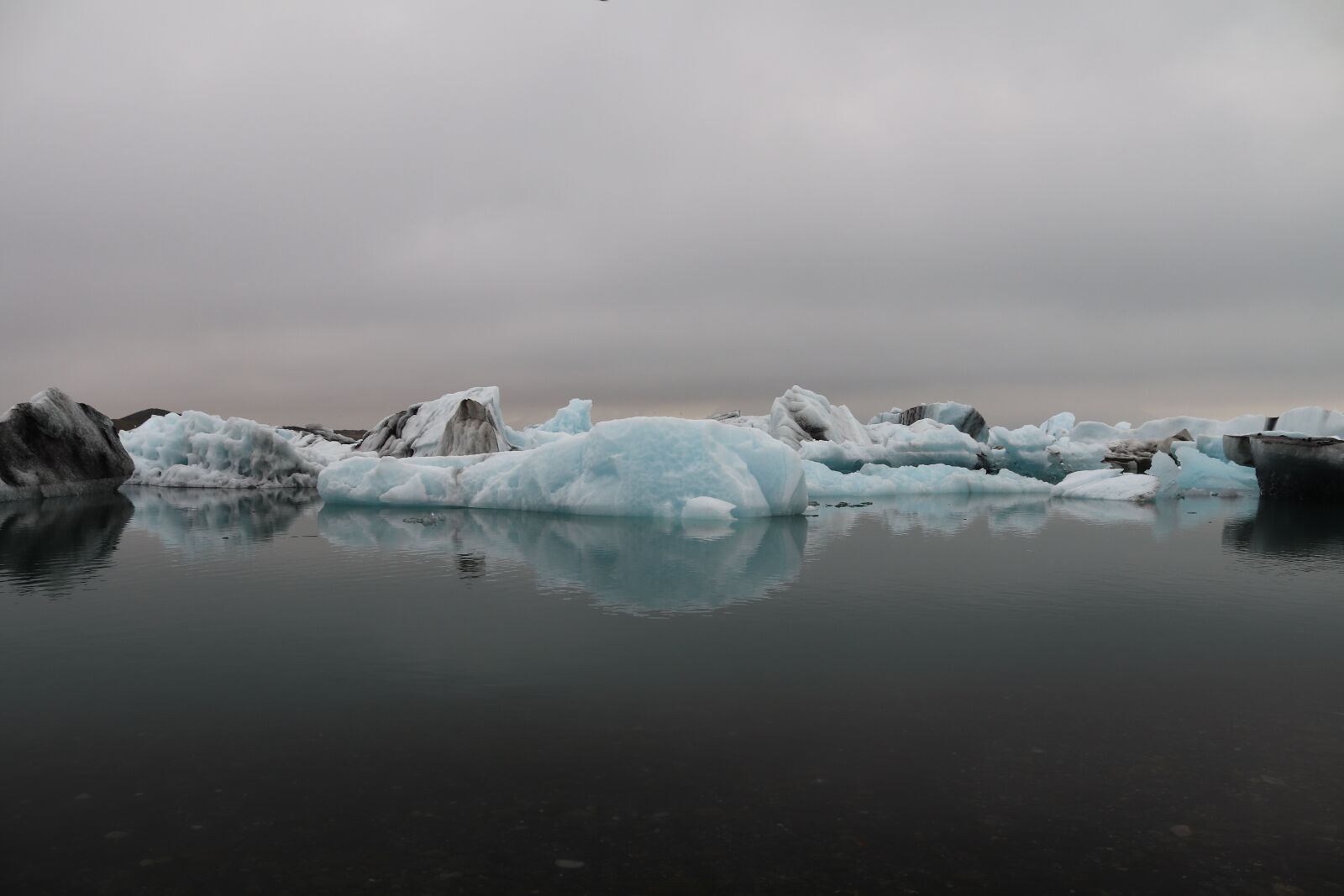 Canon EOS 200D (EOS Rebel SL2 / EOS Kiss X9) sample photo. Iceland, blue, ice photography