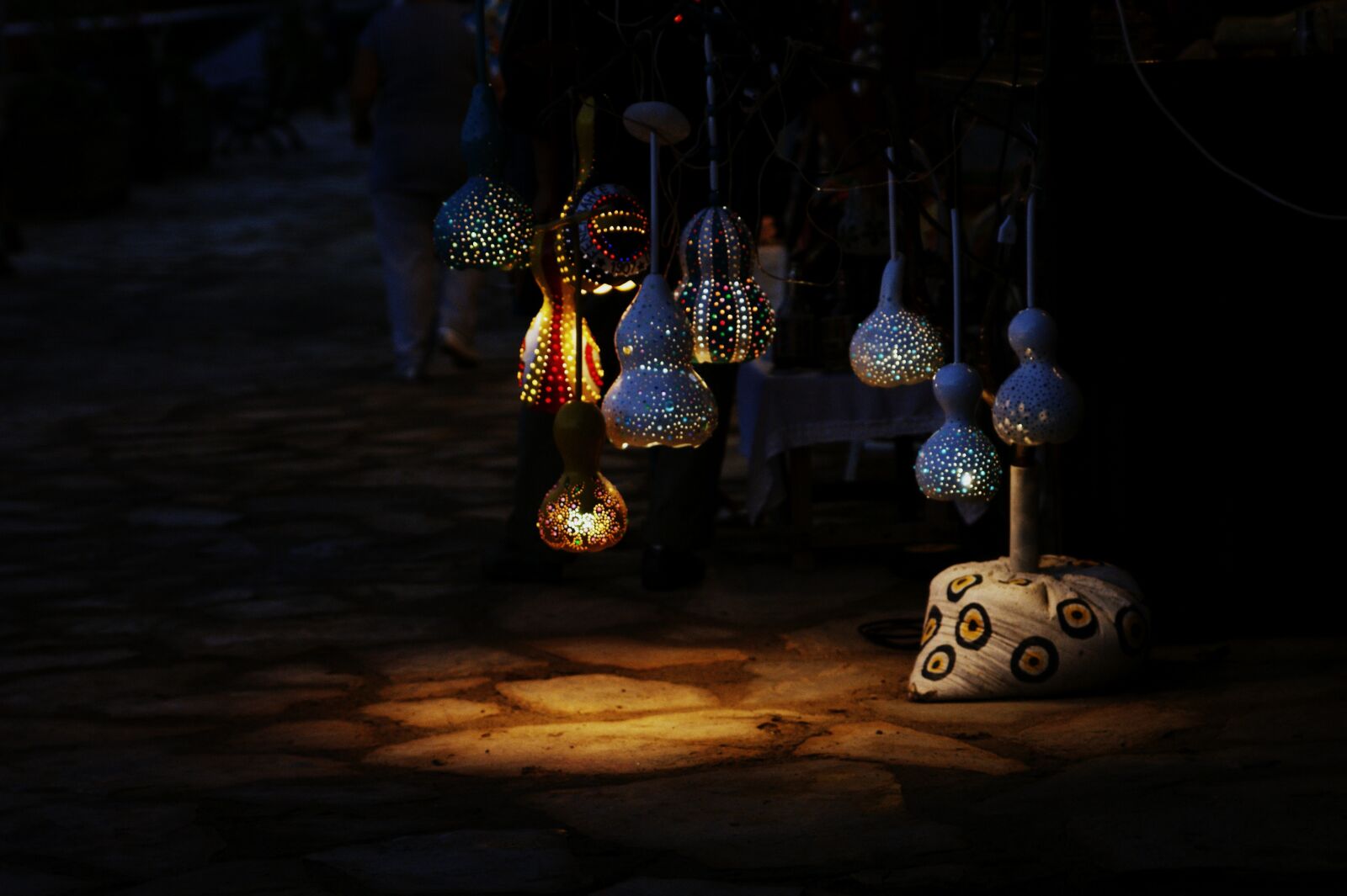Sony Alpha DSLR-A350 sample photo. Folk, dark, light photography