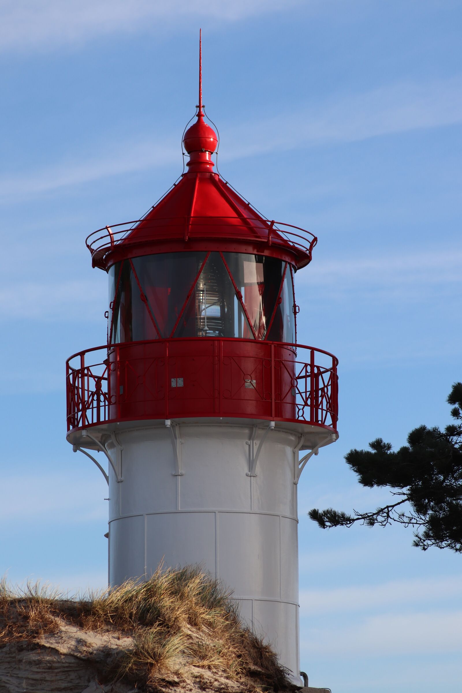 Canon EOS 200D (EOS Rebel SL2 / EOS Kiss X9) sample photo. Lighthouse, hiddensee, baltic sea photography