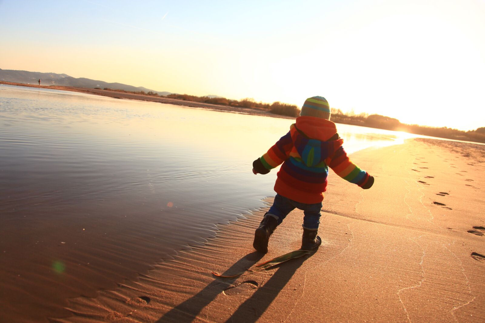 Canon EOS 5D Mark II sample photo. Girl, beach, sea photography