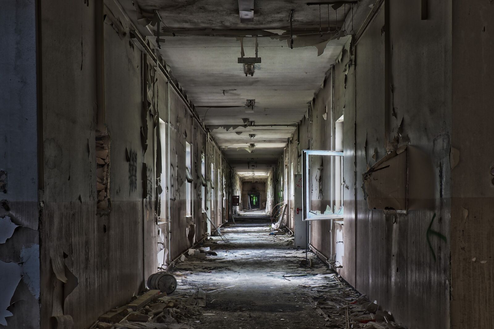 Olympus OM-D E-M10 sample photo. Abandoned, within, architecture photography
