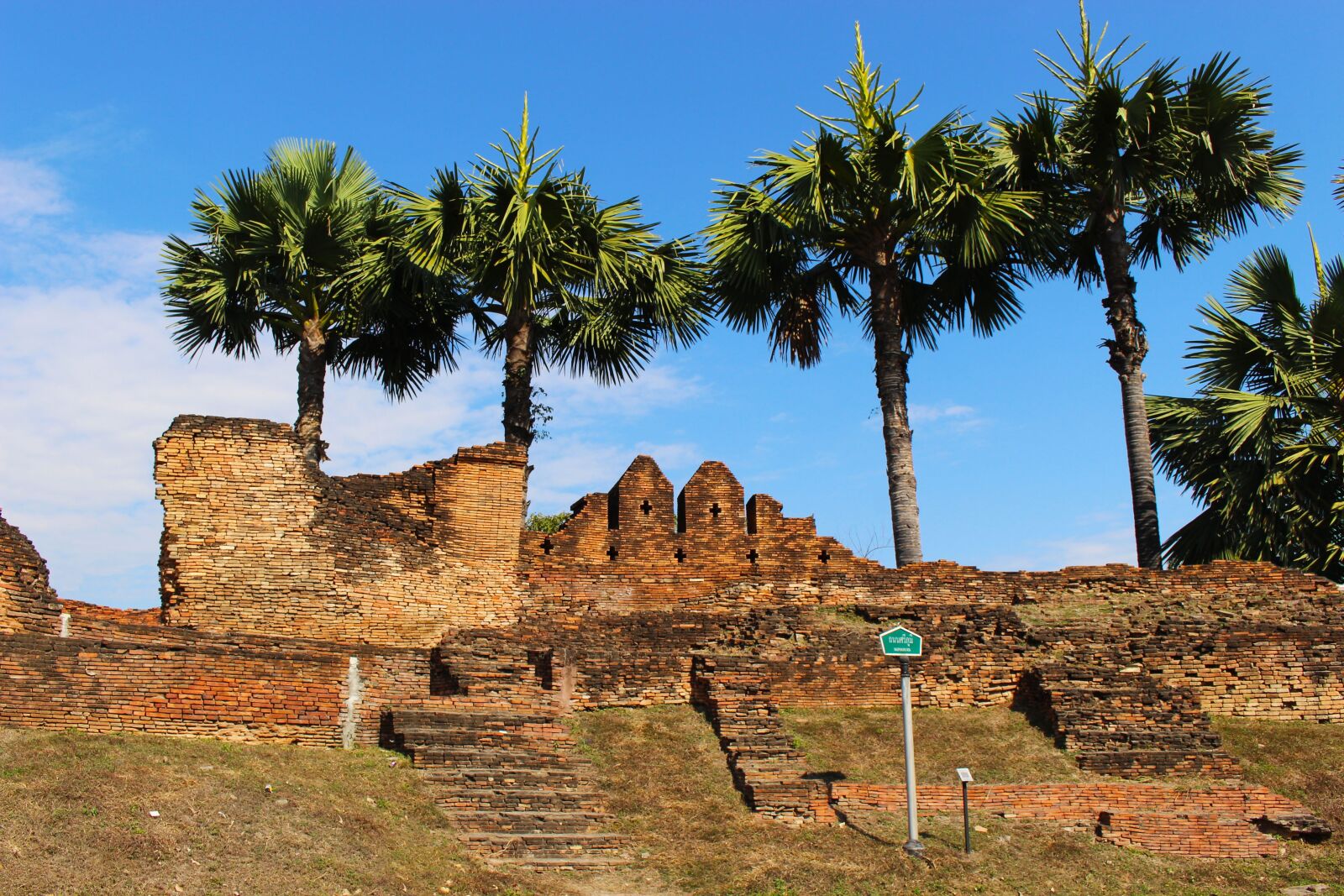 Canon EOS 700D (EOS Rebel T5i / EOS Kiss X7i) sample photo. Fort, castle, wall photography