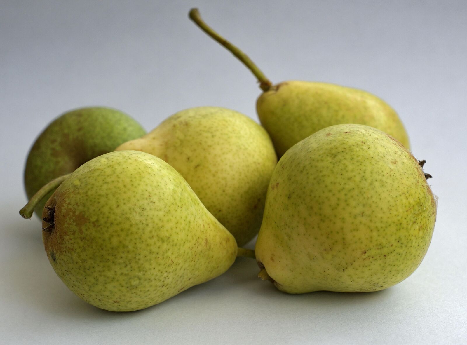 Sony Alpha DSLR-A290 sample photo. Pears, natural, fruit photography