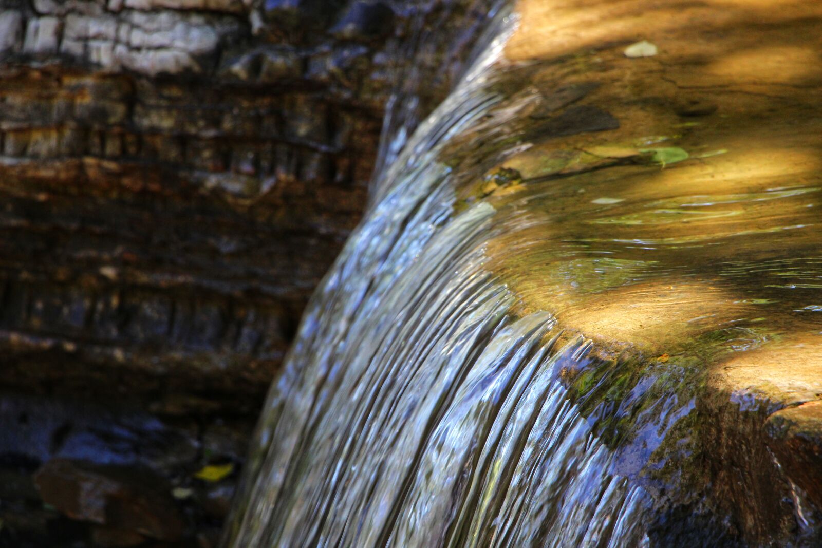 Canon EOS 600D (Rebel EOS T3i / EOS Kiss X5) + Canon EF-S 18-135mm F3.5-5.6 IS STM sample photo. Nature, brook, creek photography