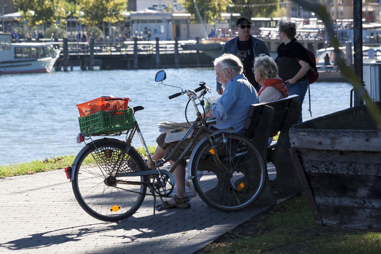 Canon EOS 50D sample photo. Beach promenade, bike, seniors photography