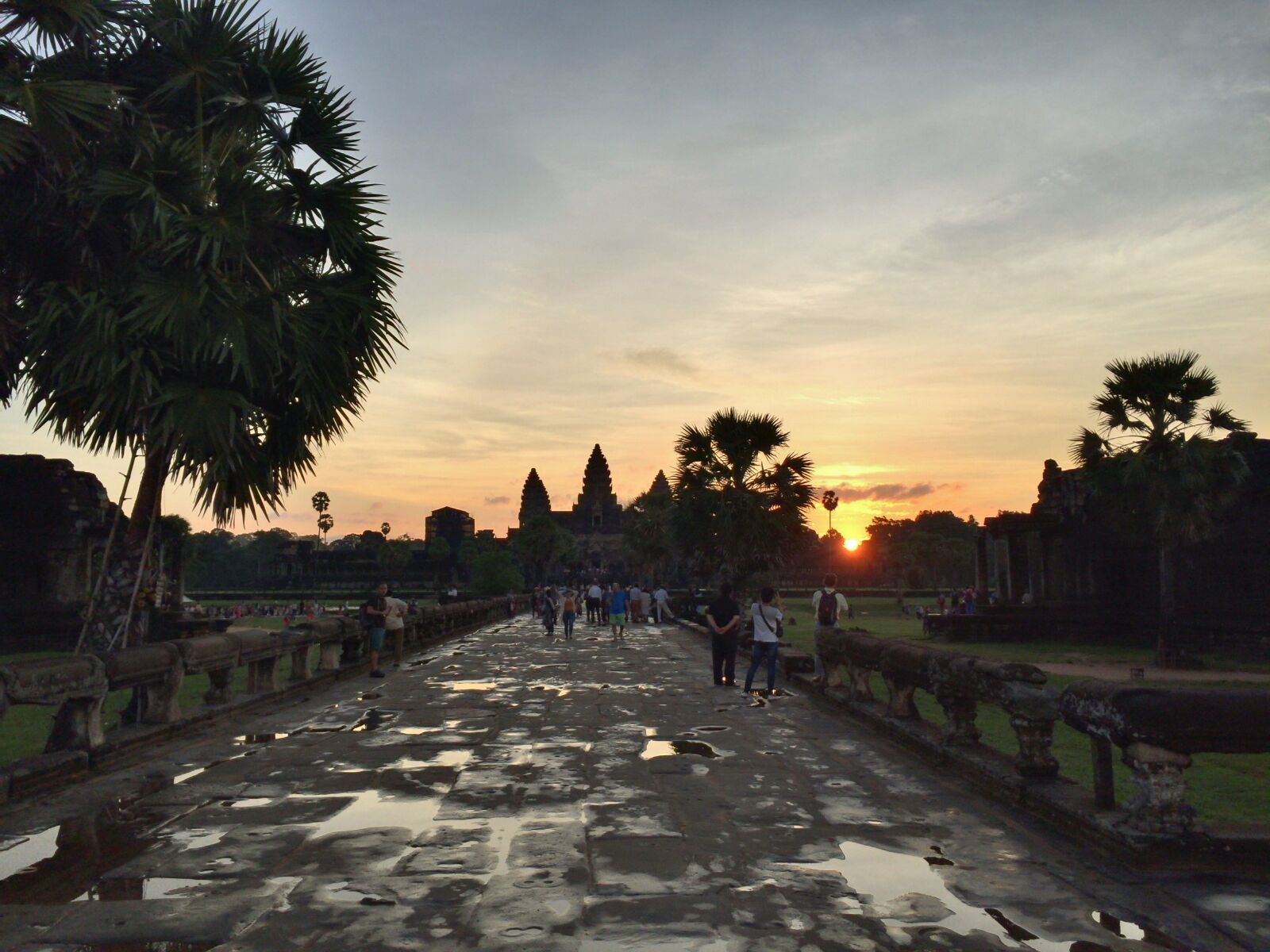 iPhone 6 back camera 4.15mm f/2.2 sample photo. Cambodia, angkor, asia photography