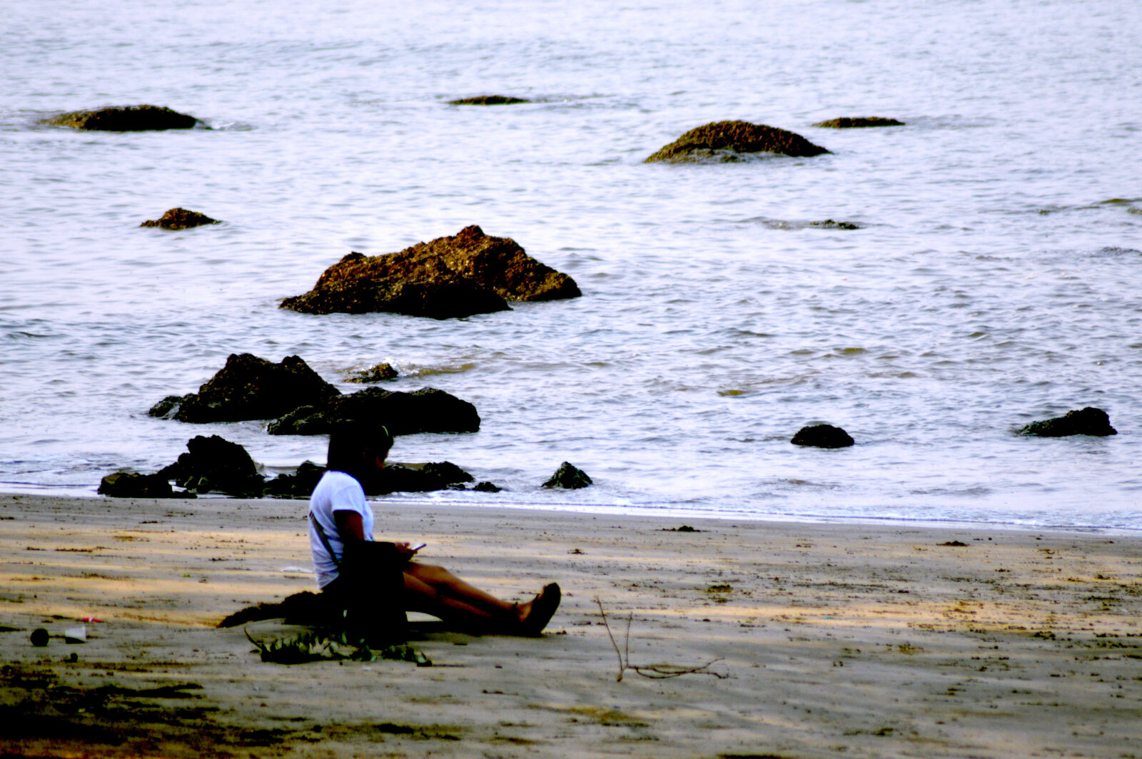 Nikon D3200 sample photo. Alone, girl, beach, girl photography