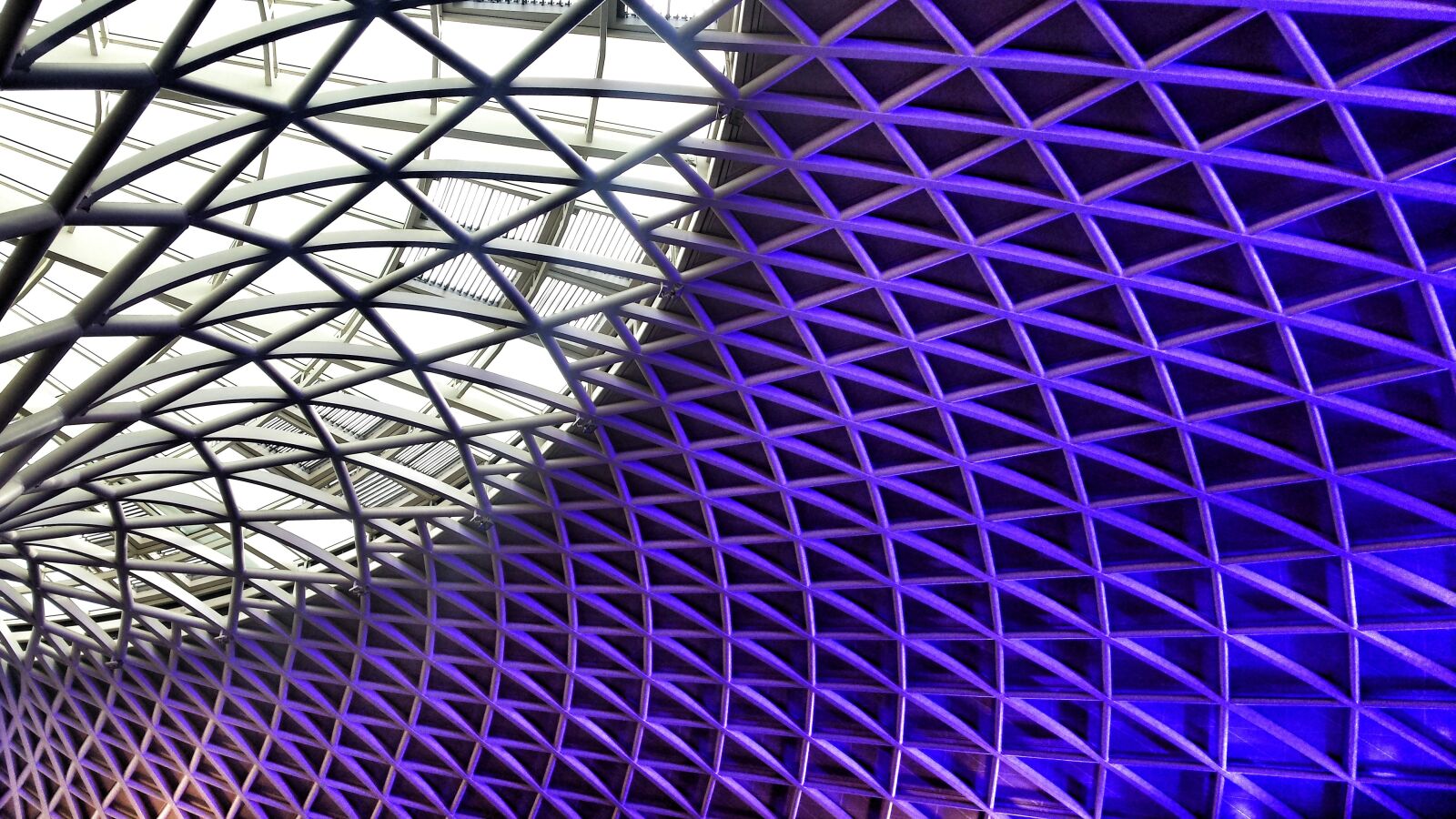 Samsung Galaxy S4 sample photo. London, architecture, roof photography