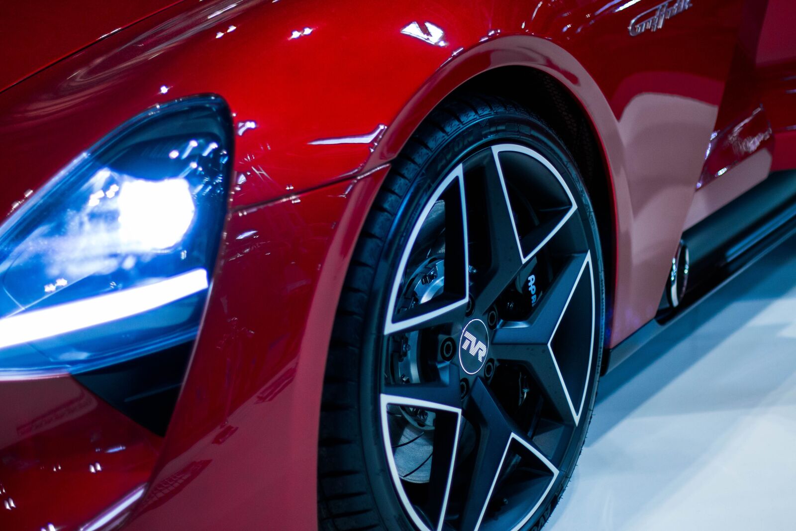 Canon EOS 70D + Canon EF 50mm F1.4 USM sample photo. Tvr, wheel, car photography