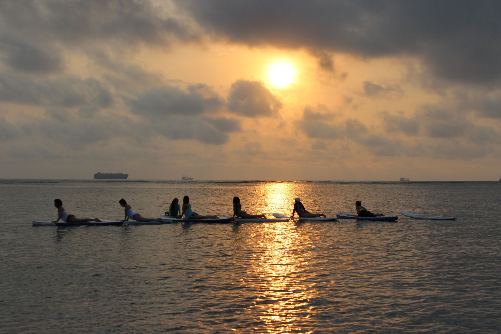 Canon EOS 600D (Rebel EOS T3i / EOS Kiss X5) sample photo. Body of water, sunset photography