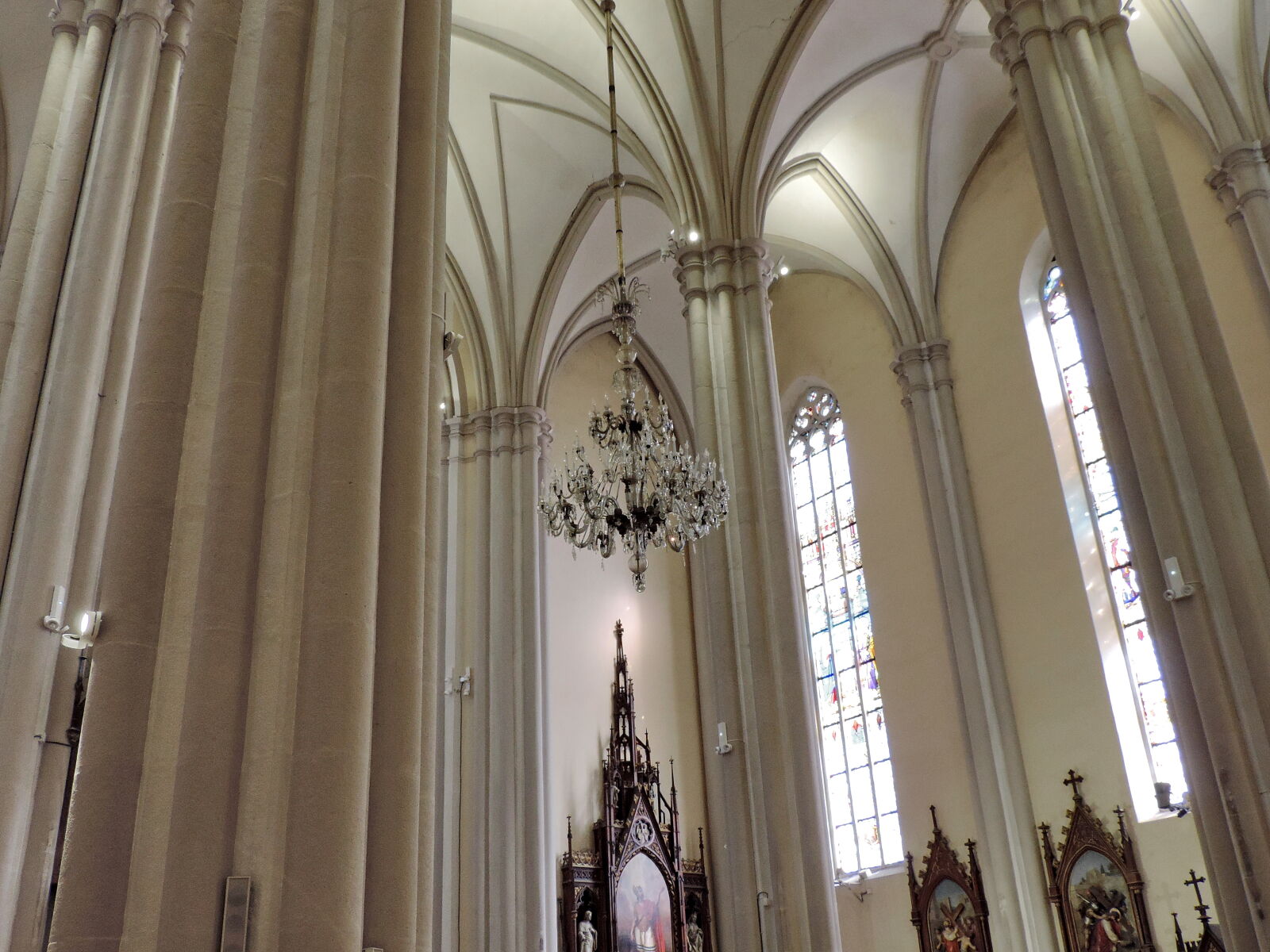 Nikon Coolpix P520 sample photo. Altar, cathedral, catholic, chandler photography