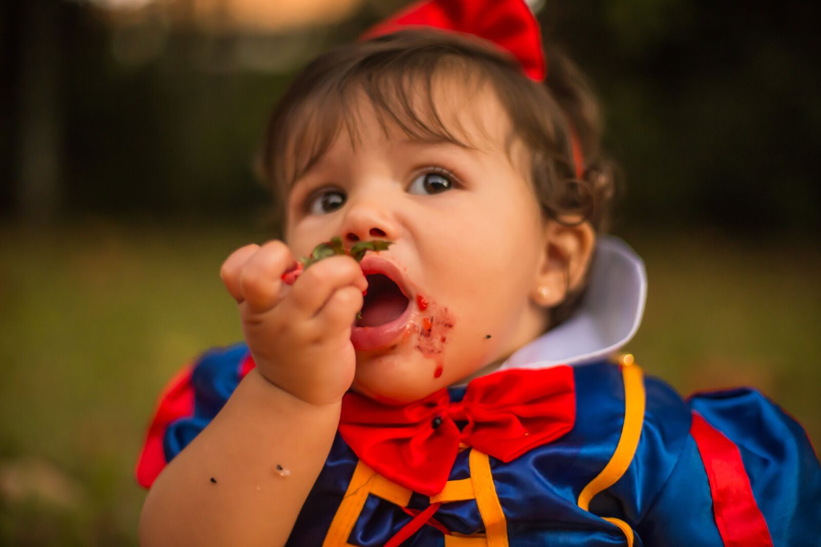 Canon EOS-1D X + Canon EF 50mm F1.4 USM sample photo. Child, fruit, strawberry photography