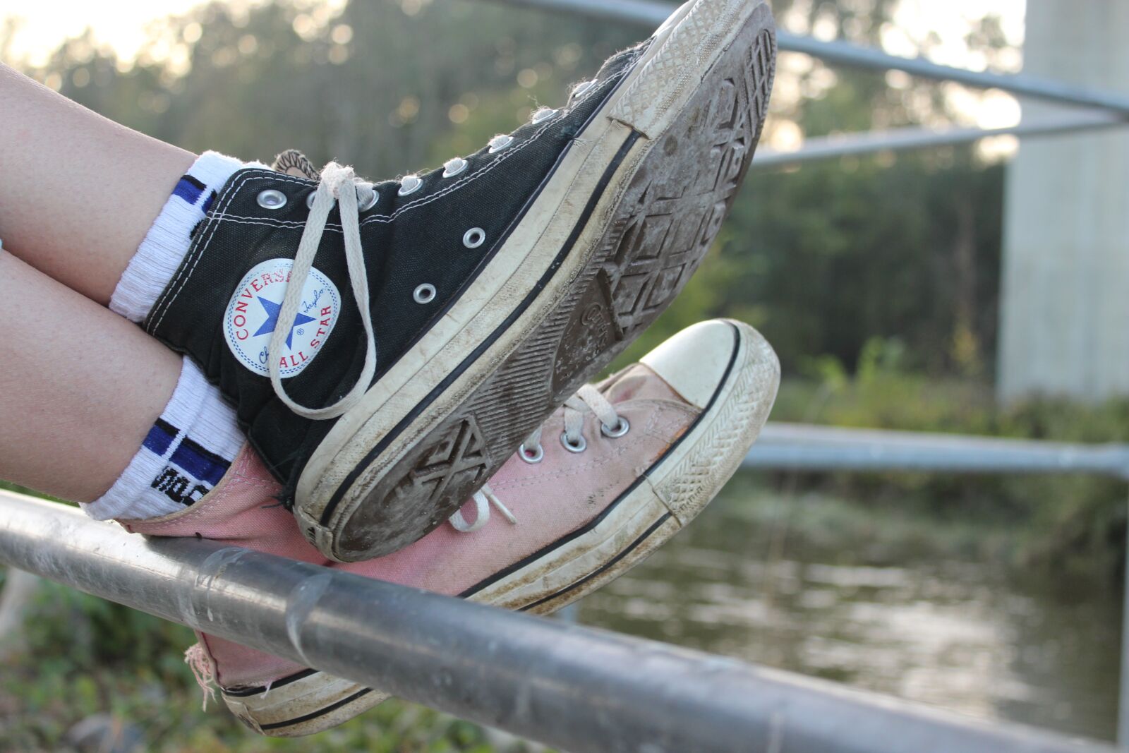 Canon EOS 600D (Rebel EOS T3i / EOS Kiss X5) sample photo. Converse, sneakers, shoe photography