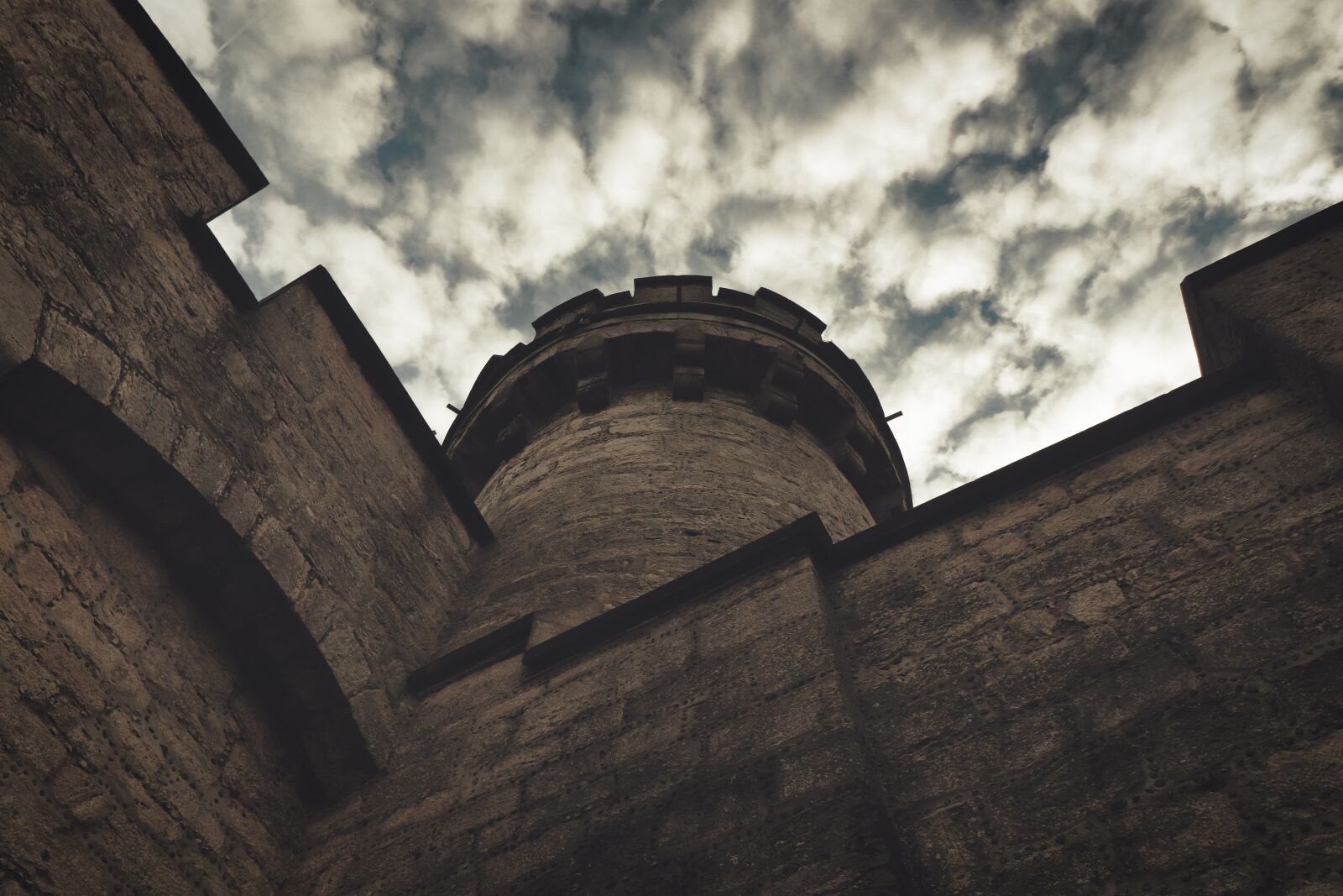 Canon EOS 200D (EOS Rebel SL2 / EOS Kiss X9) sample photo. Castle, wall, middle ages photography
