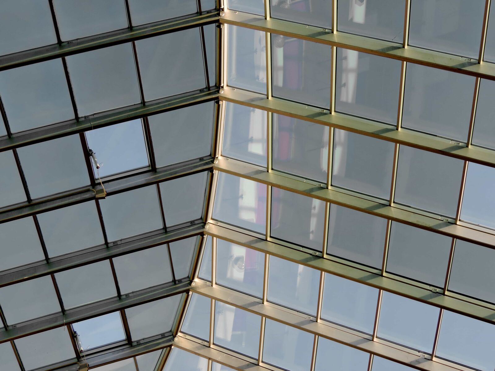 Nikon Coolpix P520 sample photo. Geometric, windows, building, glass photography