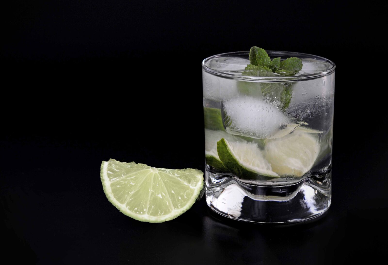Nikon D7100 sample photo. Drink, caipirinha, glass photography