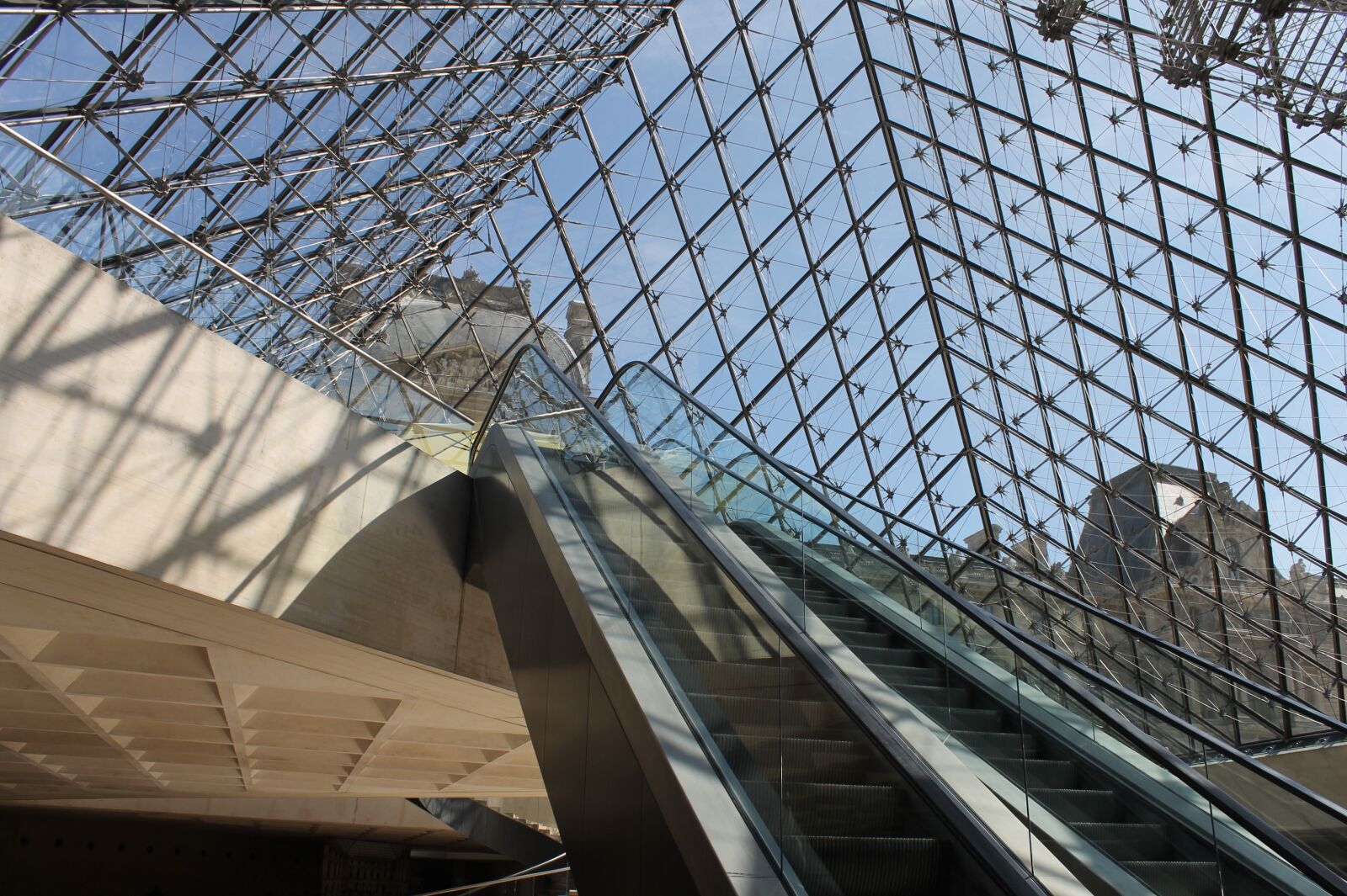 Canon EOS 1100D (EOS Rebel T3 / EOS Kiss X50) sample photo. Paris, louvre, pyramid photography