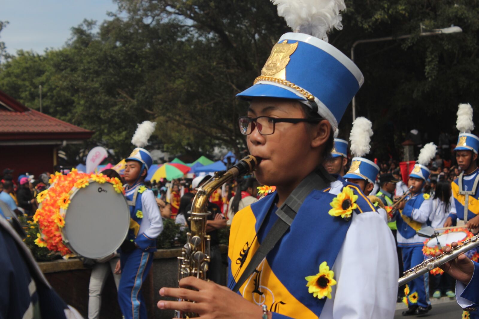 Canon EOS 1200D (EOS Rebel T5 / EOS Kiss X70 / EOS Hi) sample photo. Band, fiesta, instrument photography