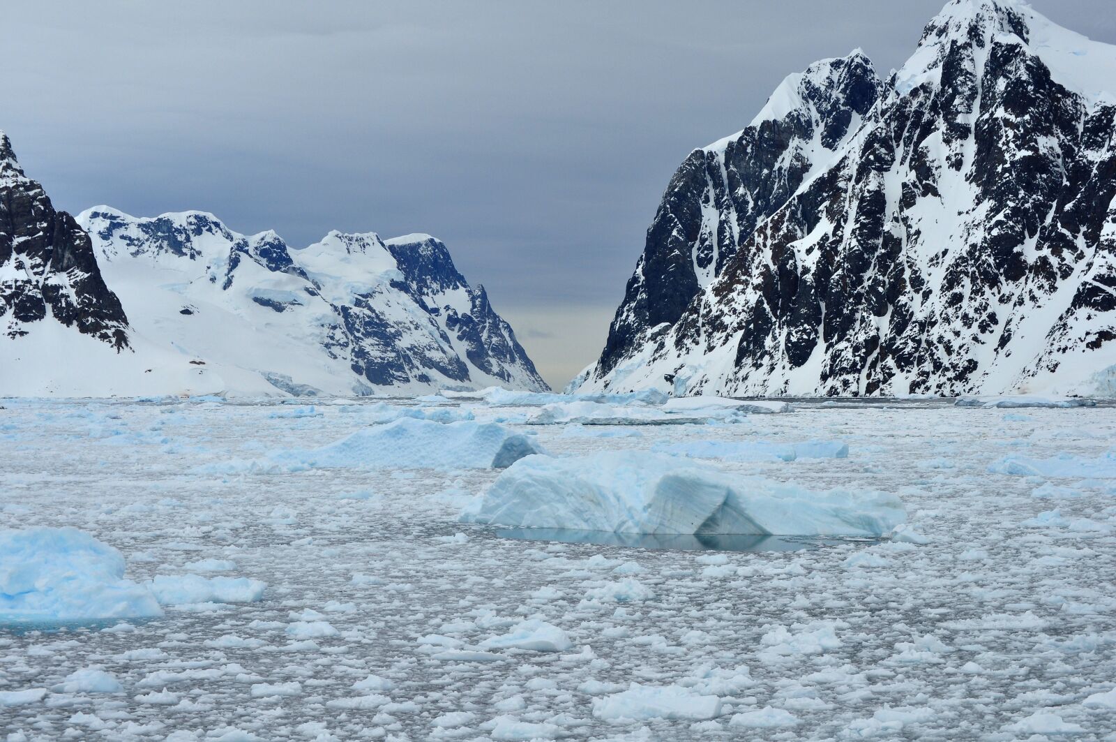 Nikon D5000 sample photo. Antarctica, ice, berg photography