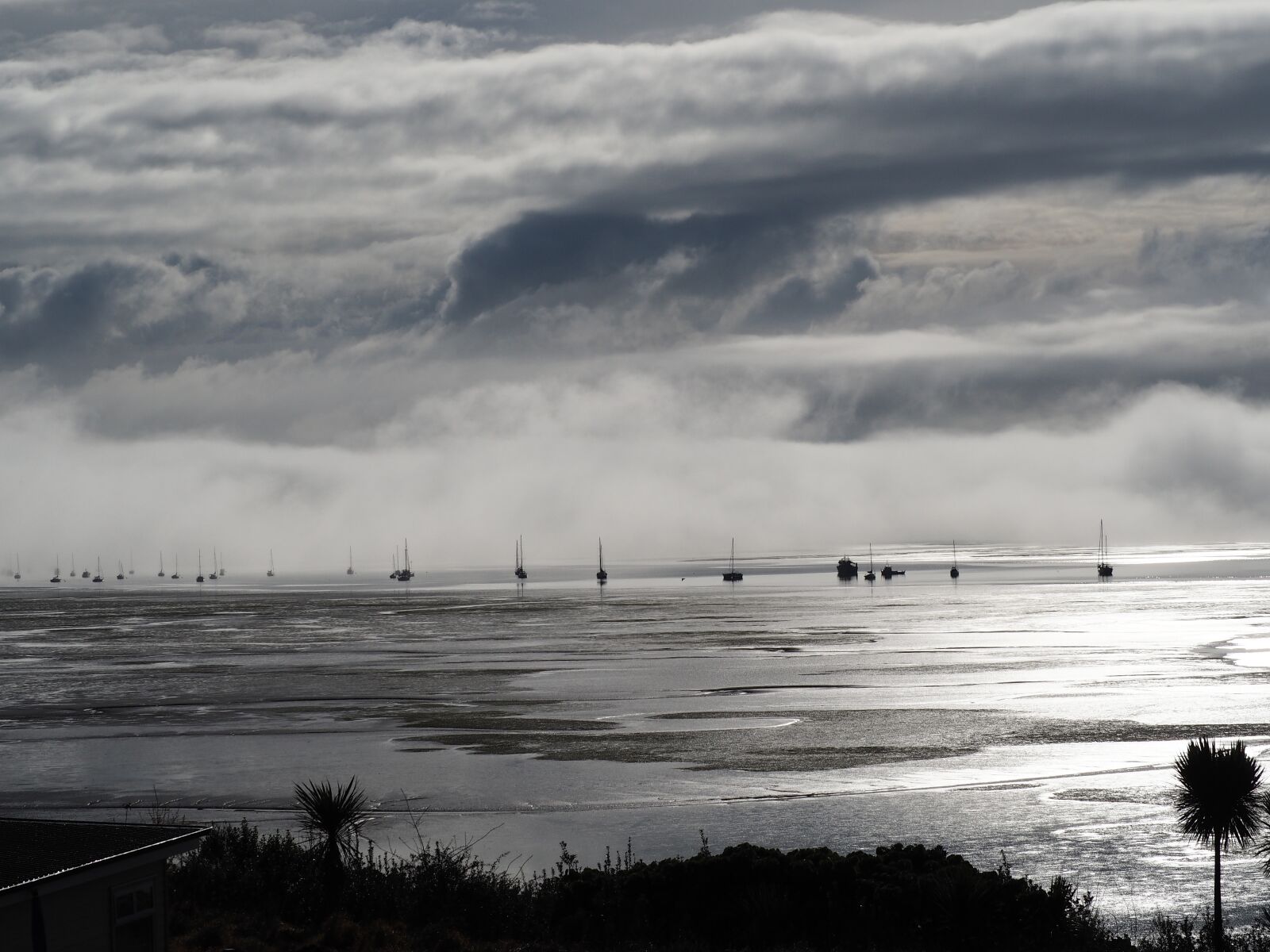 Olympus M.Zuiko Digital ED 40-150mm F4-5.6 R sample photo. Storm, foggy, rough sea photography