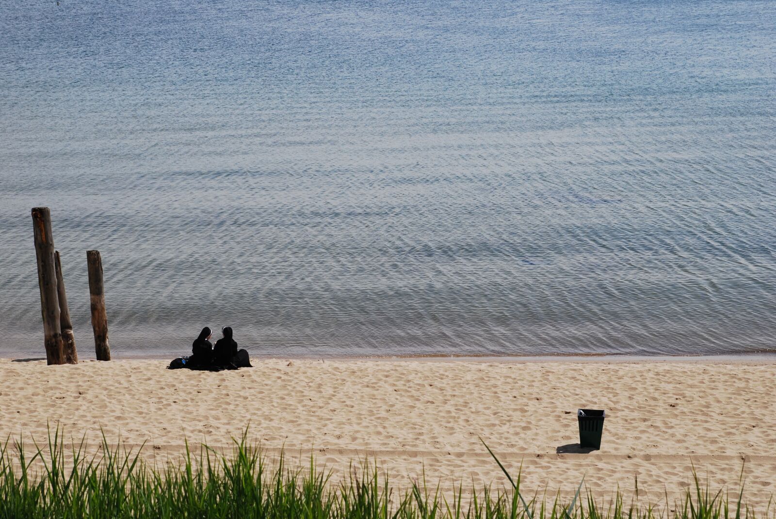 Nikon D40X sample photo. Beach, sea, nuns photography