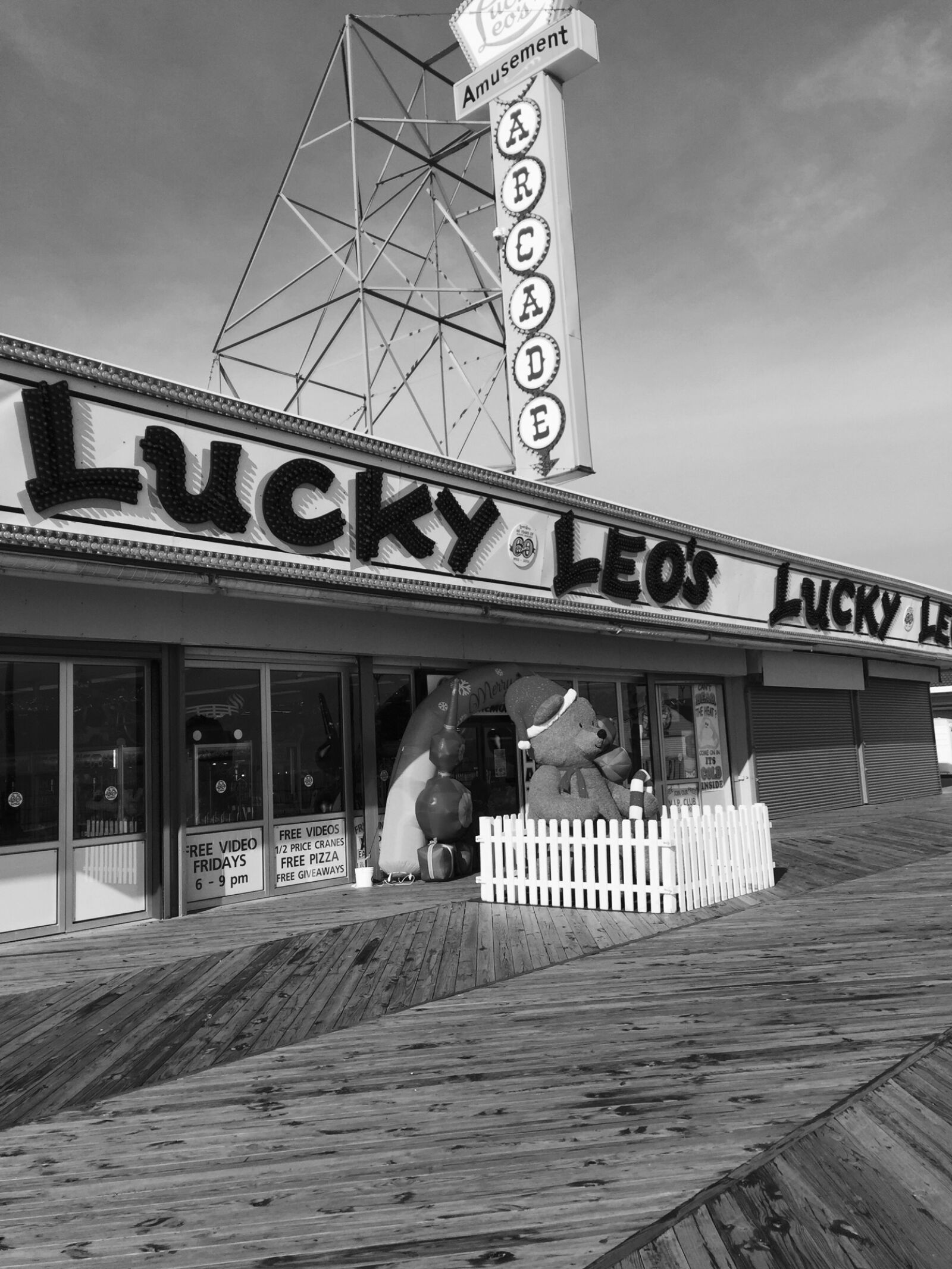 iPhone 6 Plus back camera 4.15mm f/2.2 sample photo. Arcade, beach, boardwalk, down photography